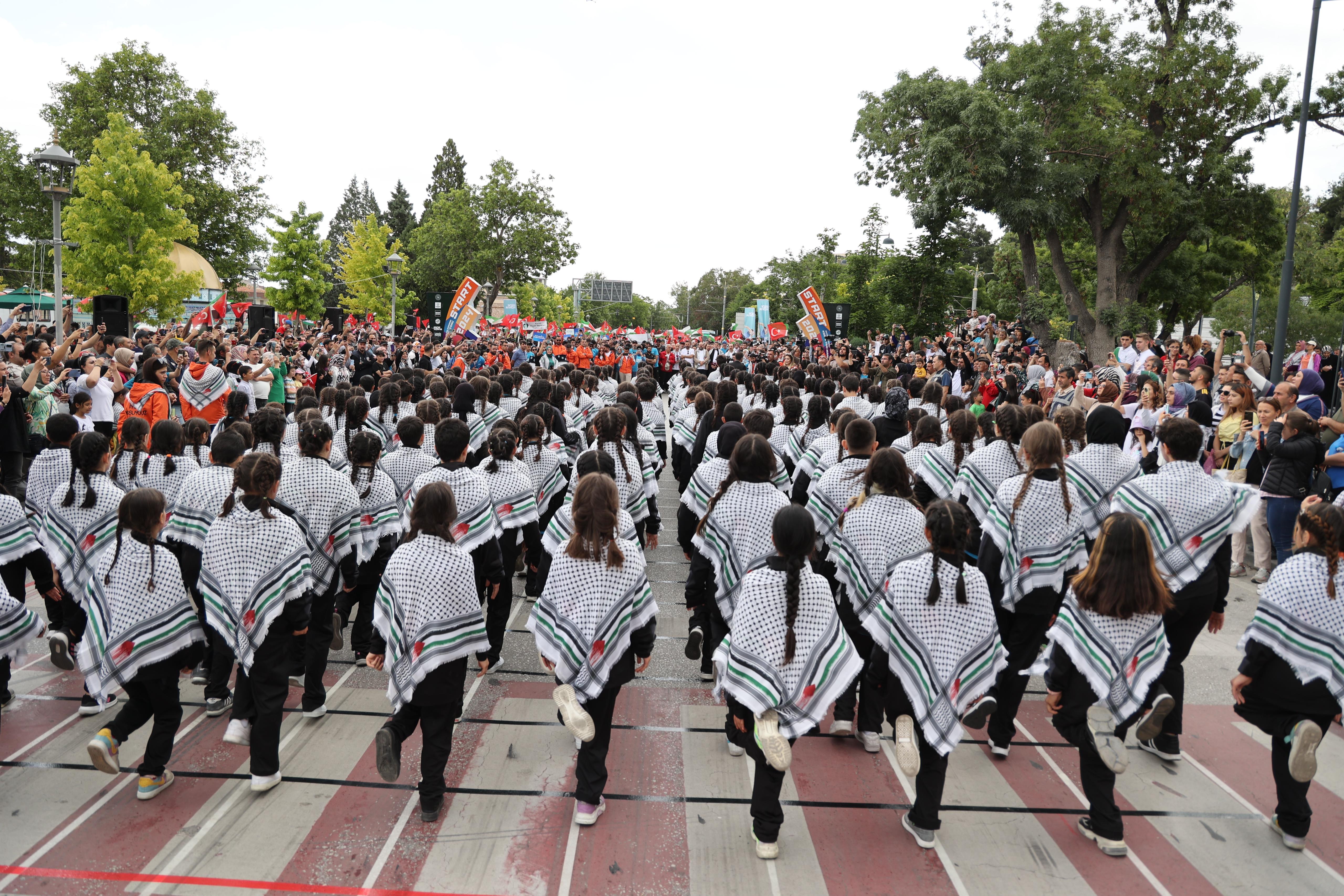 3. ULUSLARARASI KONYA YARI MARATONU BÜYÜK BİR COŞKUYLA KOŞULDU