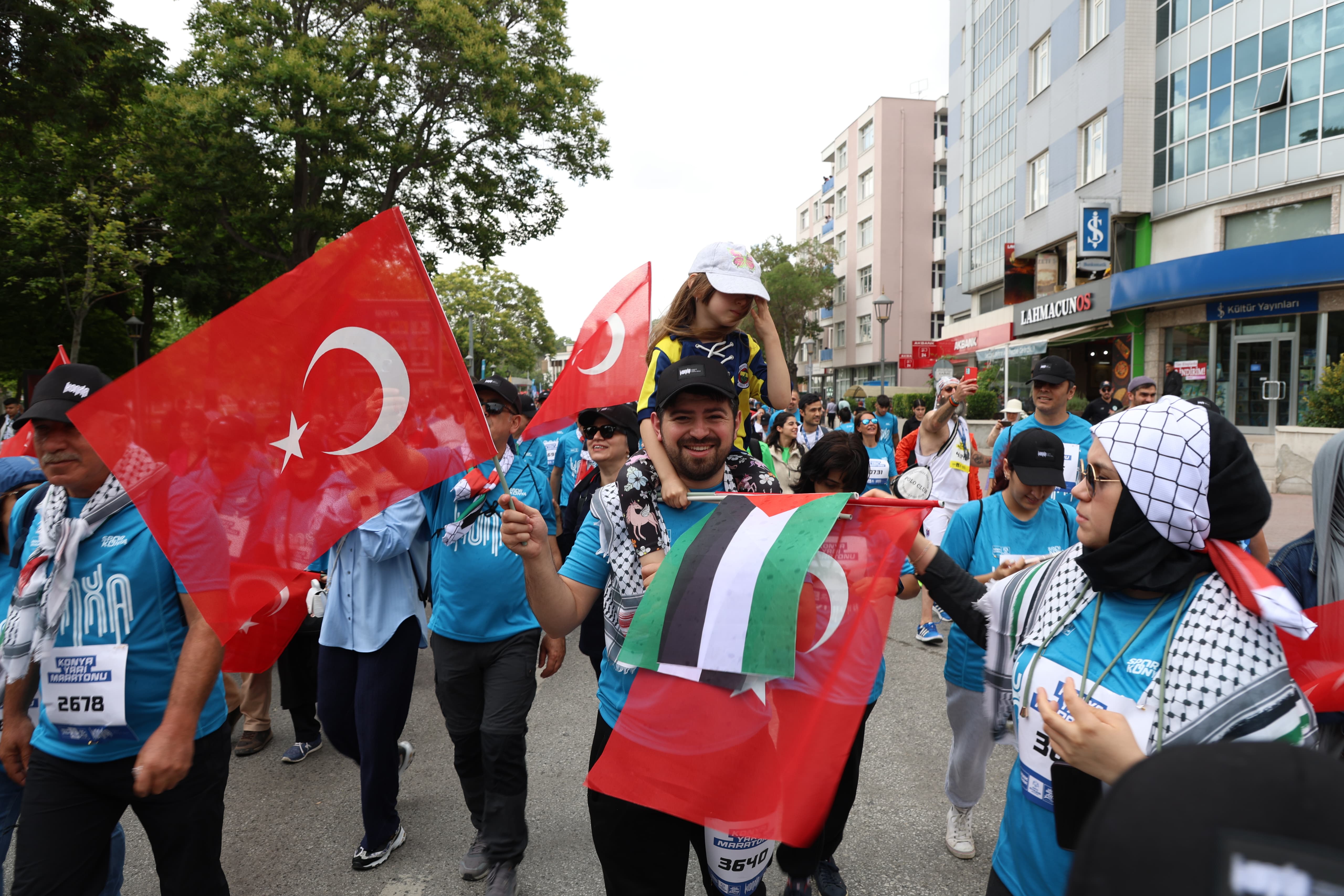 3. ULUSLARARASI KONYA YARI MARATONU BÜYÜK BİR COŞKUYLA KOŞULDU