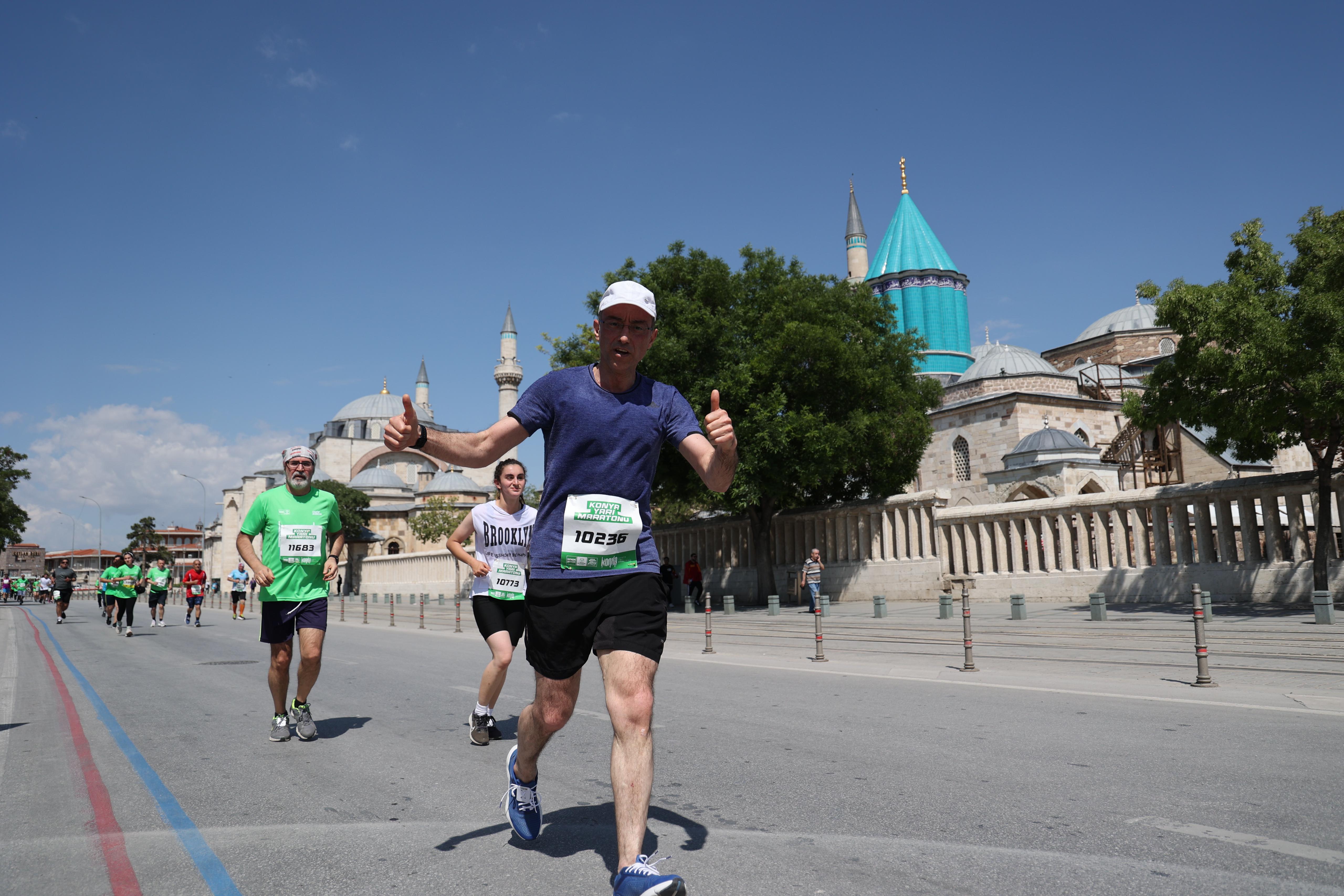 3. ULUSLARARASI KONYA YARI MARATONU BÜYÜK BİR COŞKUYLA KOŞULDU