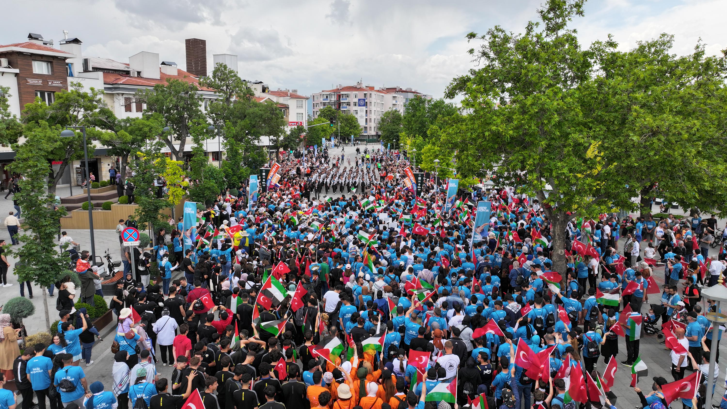 3. ULUSLARARASI KONYA YARI MARATONU BÜYÜK BİR COŞKUYLA KOŞULDU
