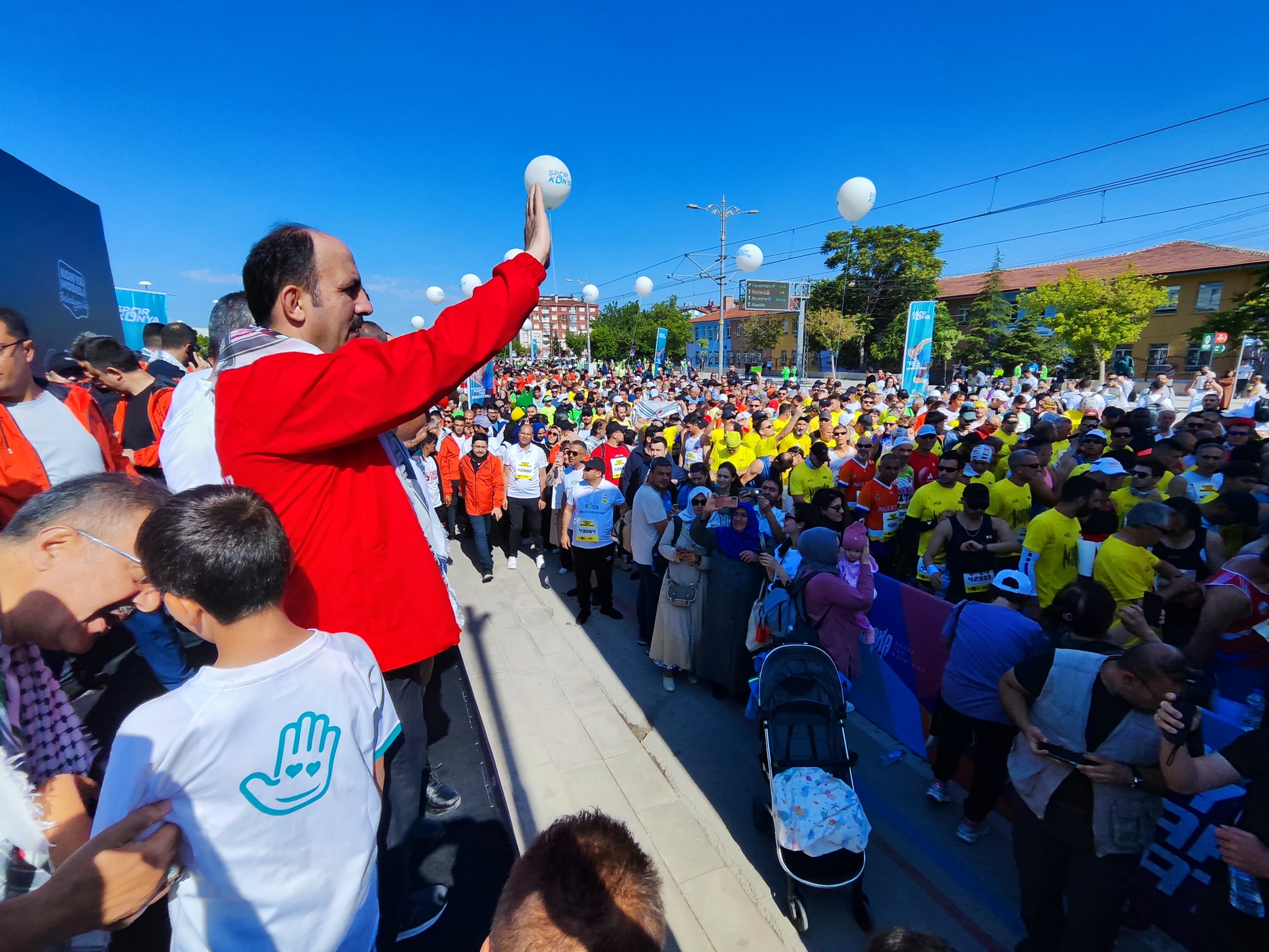 3. ULUSLARARASI KONYA YARI MARATONU BÜYÜK BİR COŞKUYLA KOŞULDU