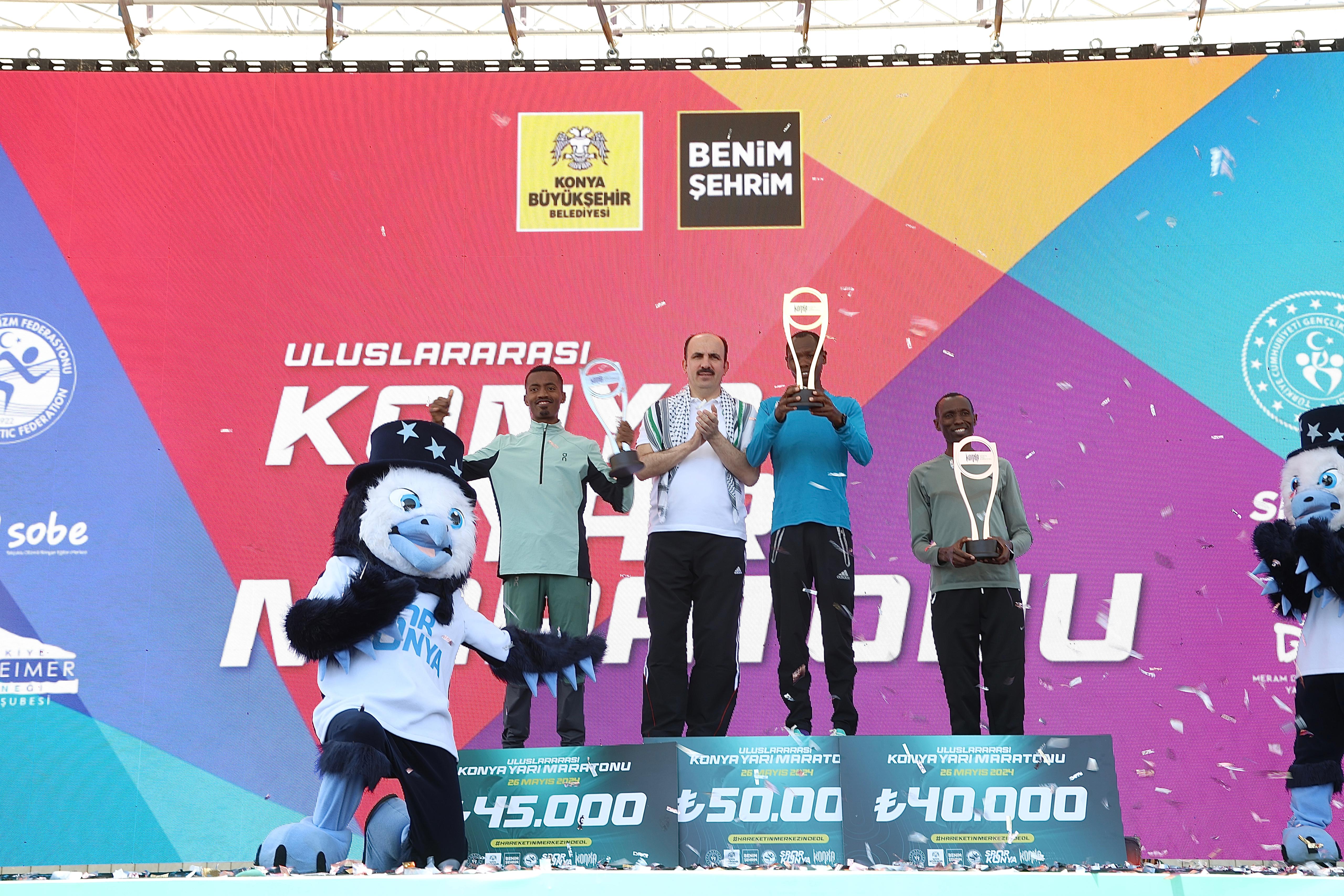 3. ULUSLARARASI KONYA YARI MARATONU BÜYÜK BİR COŞKUYLA KOŞULDU