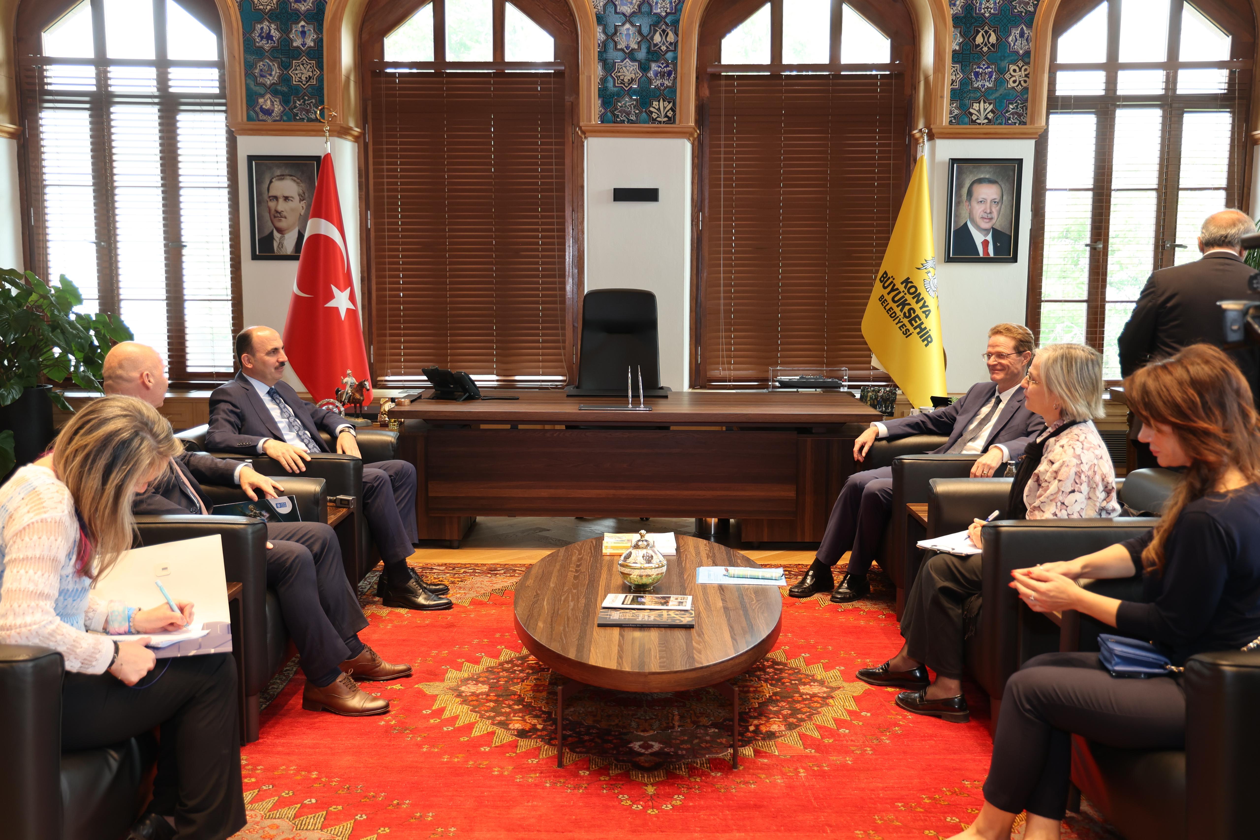 AB TÜRKİYE DELEGASYONU BAŞKANI BÜYÜKELÇİ LANDRUT BAŞKAN ALTAY’I ZİYARET ETTİ