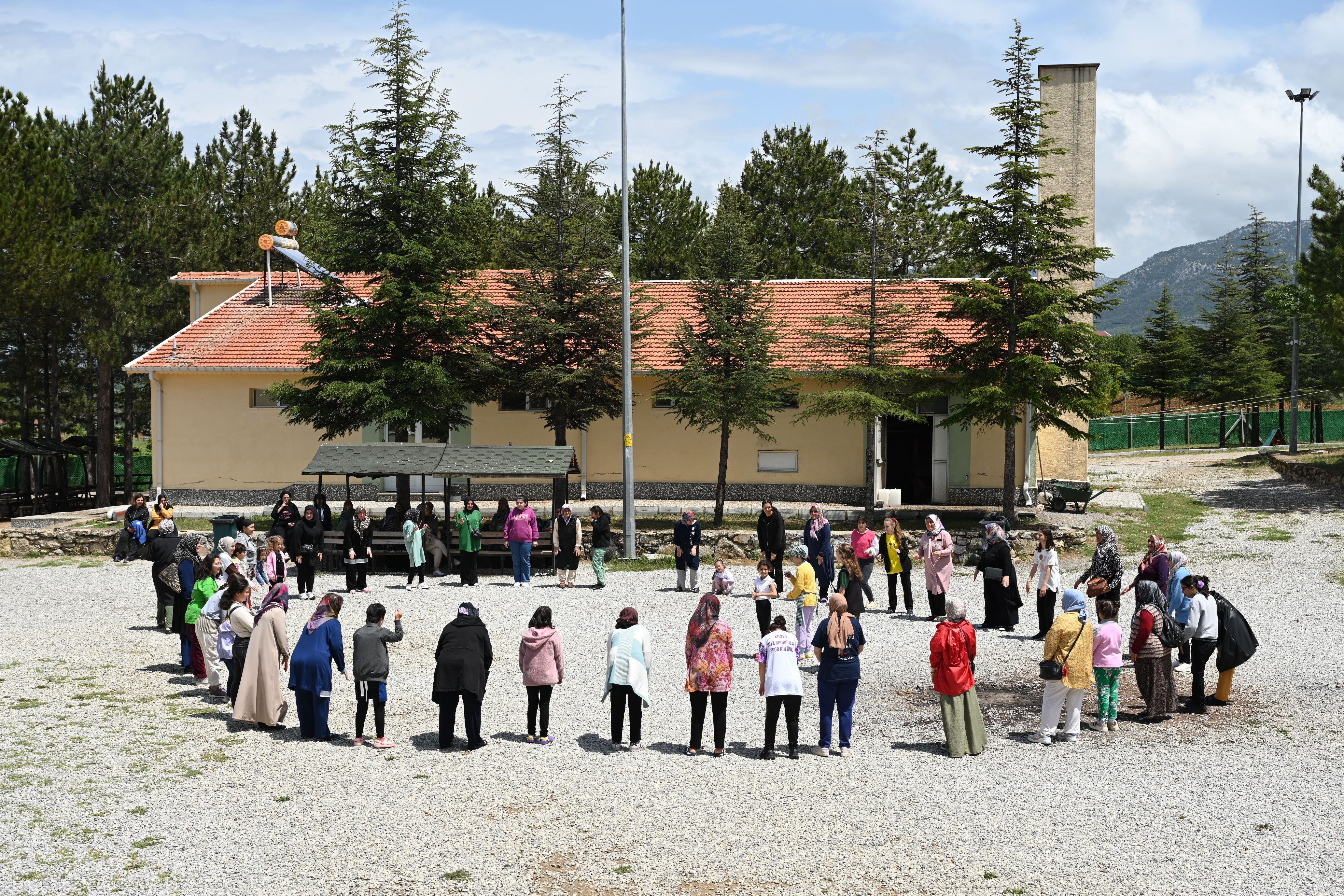 KONYA BÜYÜKŞEHİR ENGELLİ KIZLAR VE ANNELERİ İÇİN “ANNE-KIZ KAMPI” DÜZENLEDİ