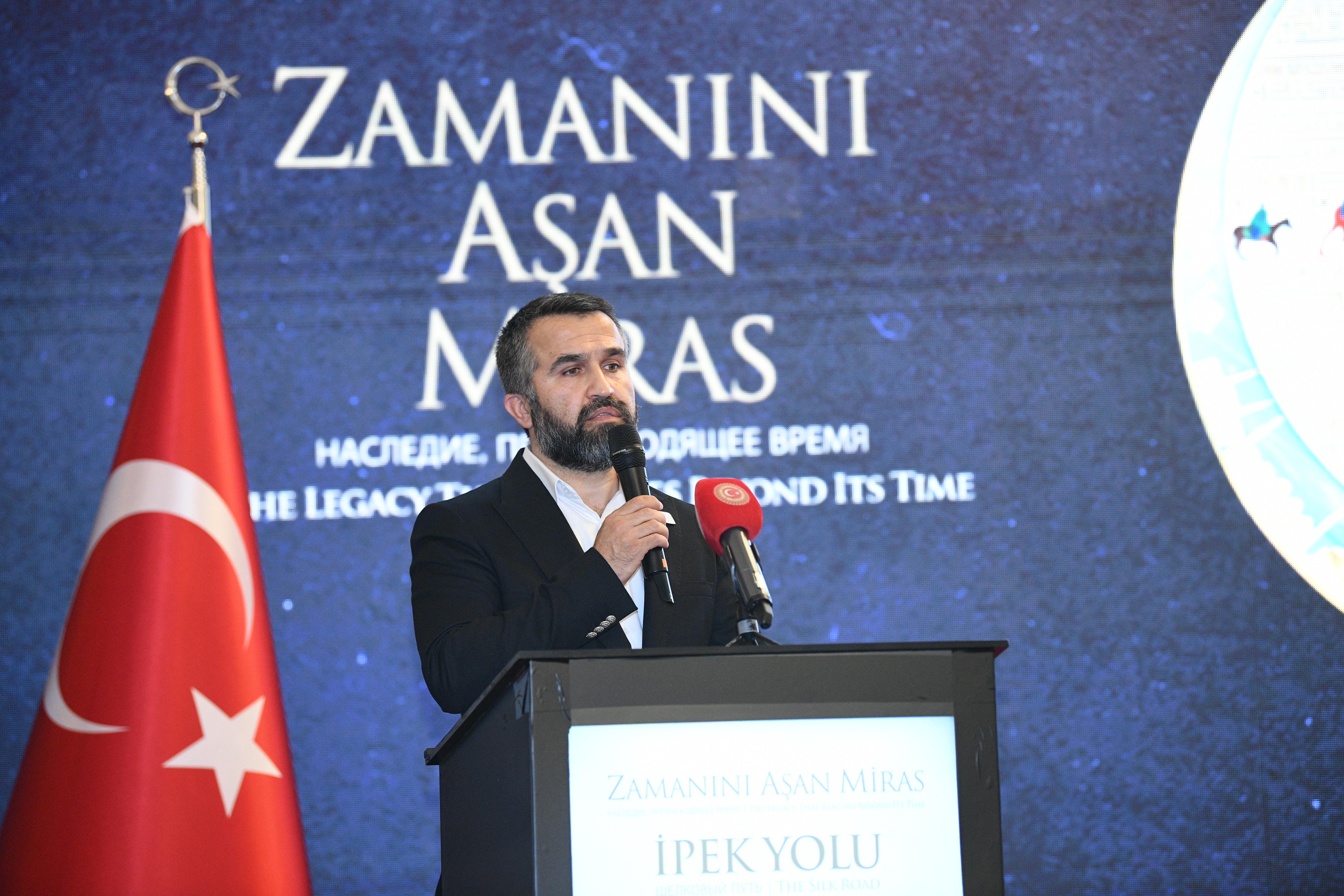 TBMM BAŞKANI KURTULMUŞ “ZAMANINI AŞAN MİRAS; İPEK YOLU SERGİ VE SEMPOZYUMU”NUN AÇILIŞINA KATILDI