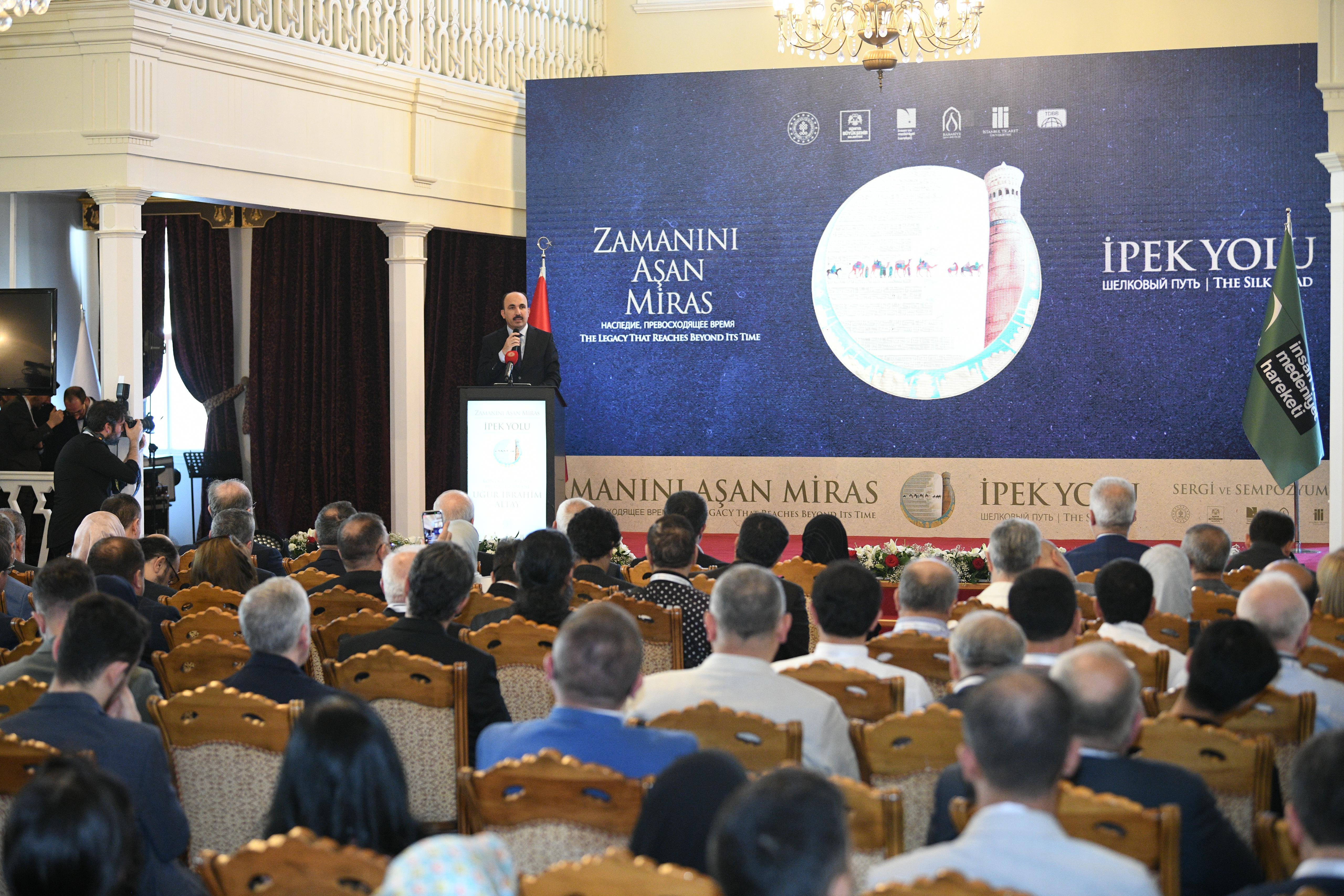 TBMM BAŞKANI KURTULMUŞ “ZAMANINI AŞAN MİRAS; İPEK YOLU SERGİ VE SEMPOZYUMU”NUN AÇILIŞINA KATILDI