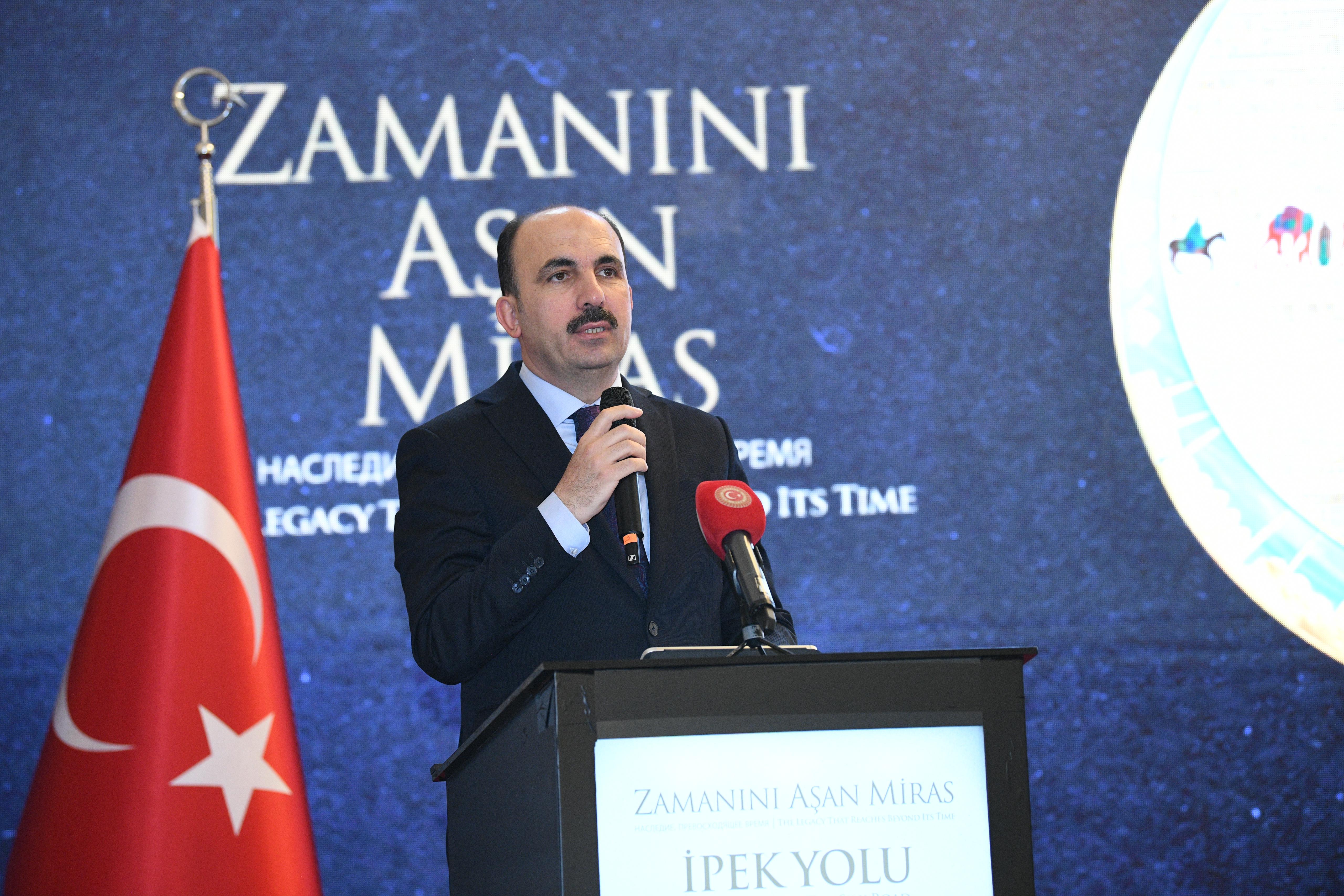TBMM BAŞKANI KURTULMUŞ “ZAMANINI AŞAN MİRAS; İPEK YOLU SERGİ VE SEMPOZYUMU”NUN AÇILIŞINA KATILDI