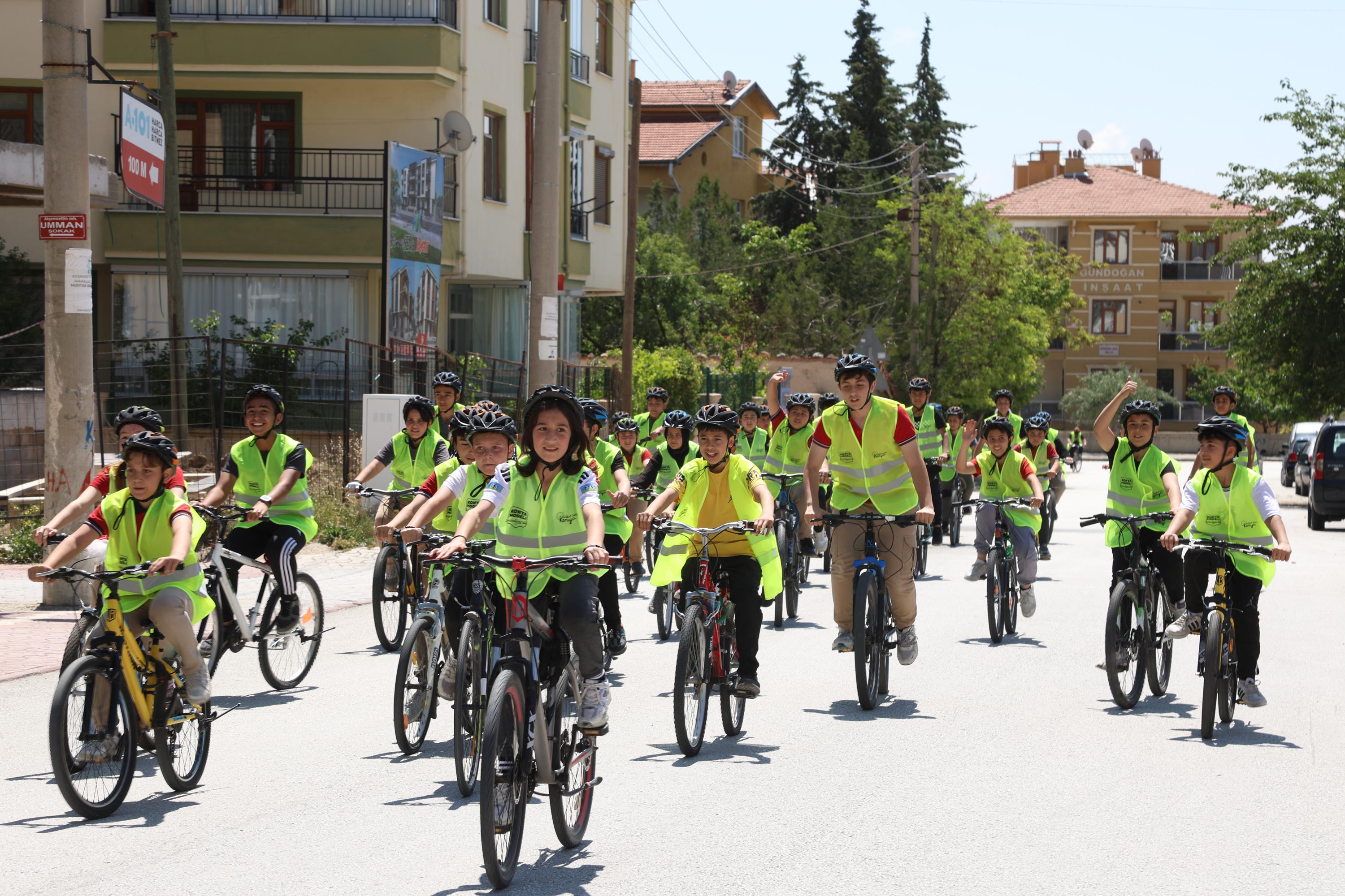 KONYA BÜYÜKŞEHİR “GÜVENLİ OKUL YOLLARI” PROJESİYLE TÜRKİYE'YE ÖRNEK OLUYOR