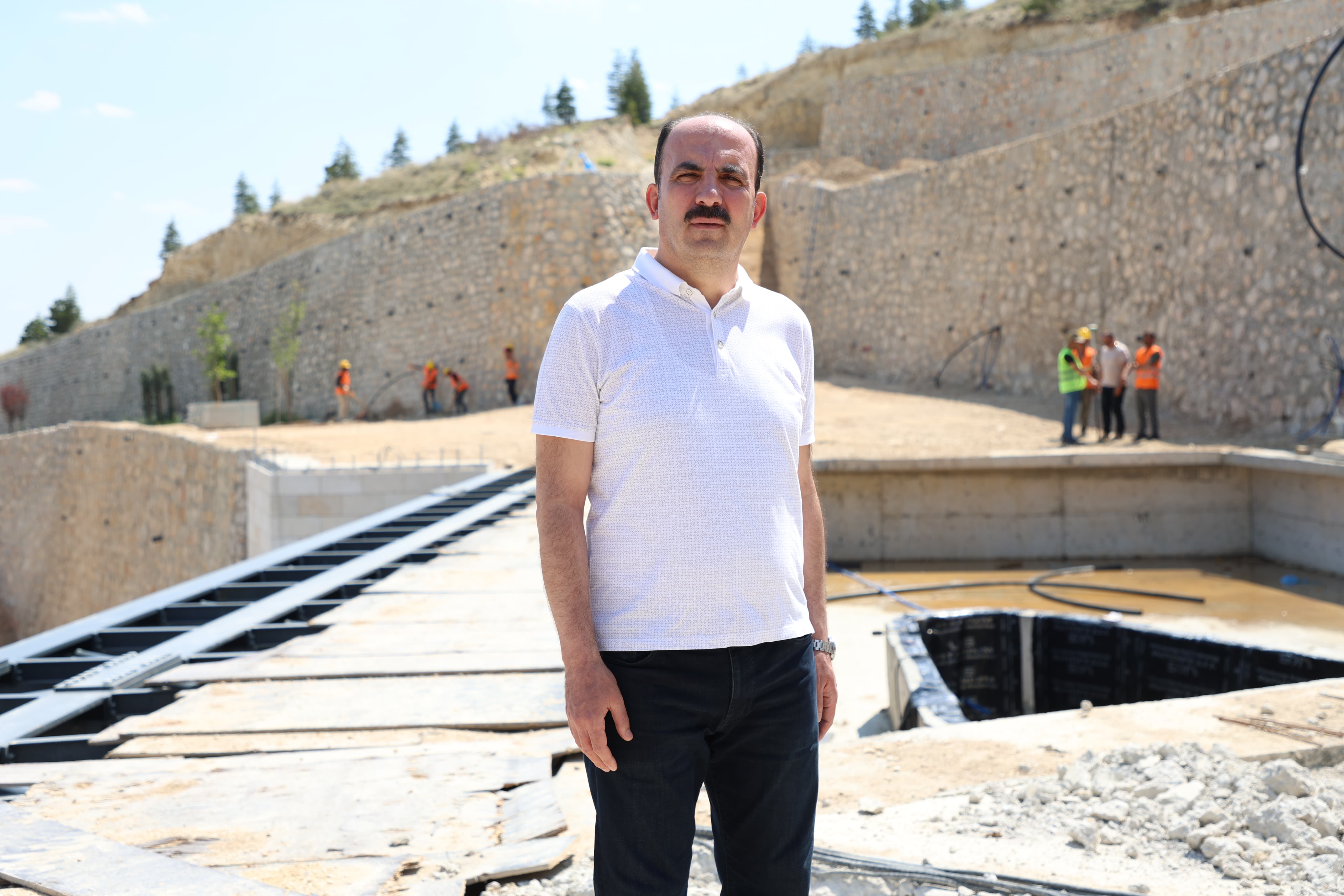 BAŞKAN ALTAY: “AKYOKUŞ’TA PANORAMİK OLARAK KONYA’NIN GÖRÜLEBİLECEĞİ NEZİH BİR ALAN OLUŞTURUYORUZ”