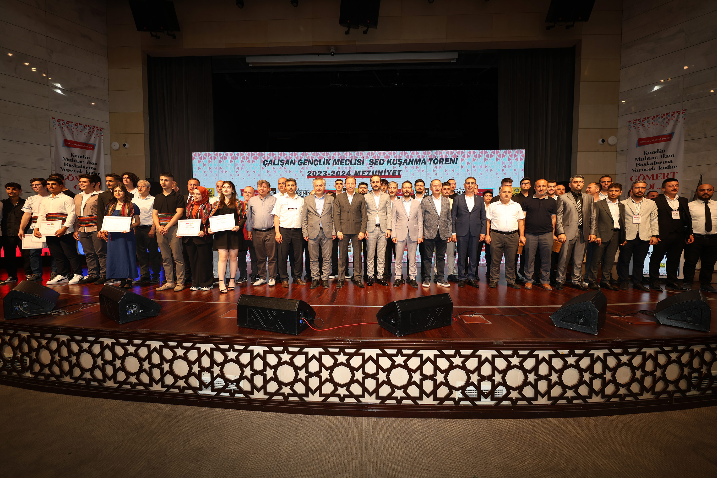 KONYA BÜYÜKŞEHİR ÇALIŞAN GENÇLİK MECLİSİ ÖĞRENCİLER İÇİN ŞED KUŞANMA TÖRENİ DÜZENLEDİ