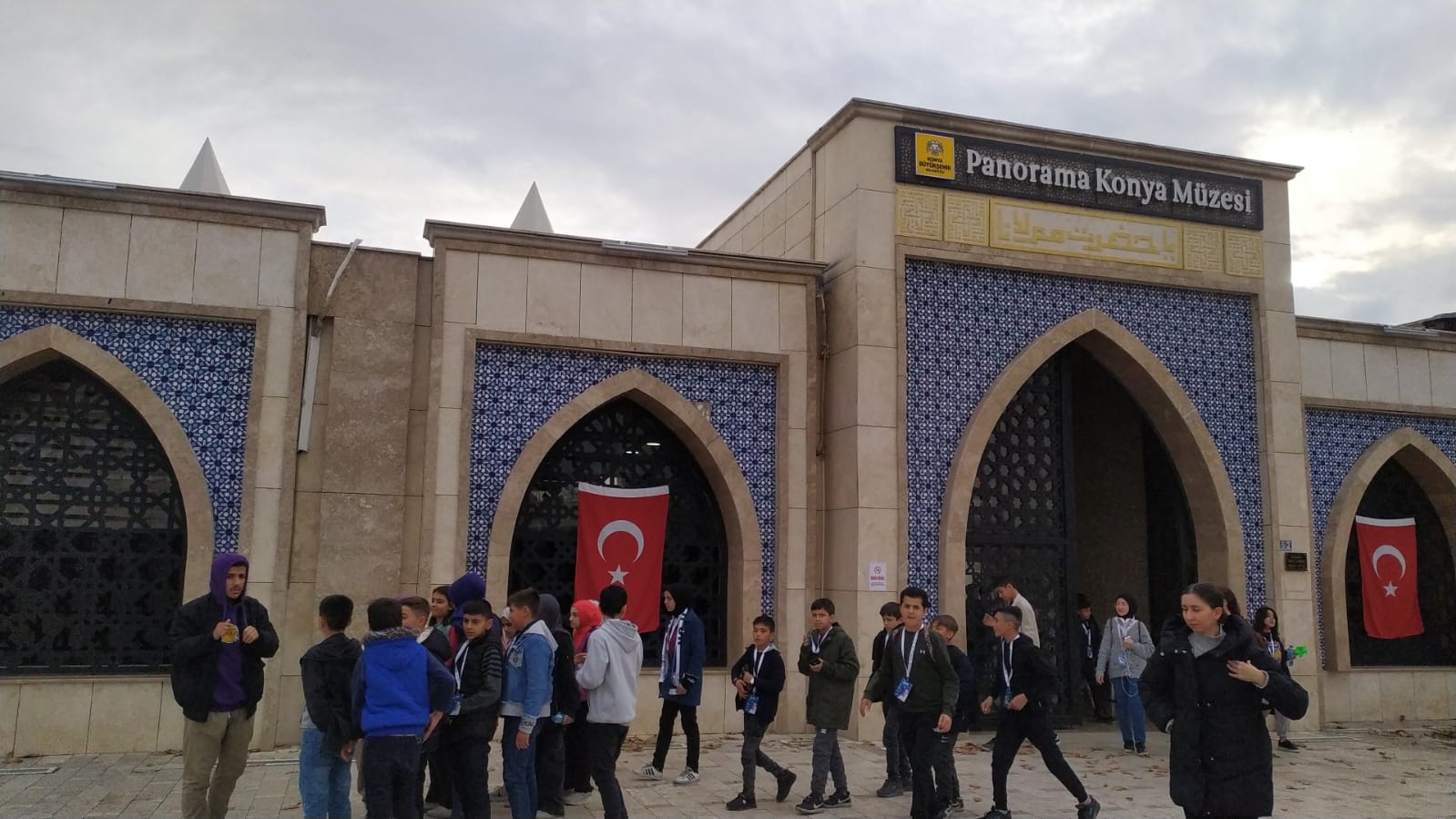 KONYA BÜYÜKŞEHİR’İN KÜLTÜR GEZİLERİYLE İLÇELERDE YAŞAYAN BİNLERCE ÖĞRENCİ KONYA’YI YAKINDAN KEŞFETTİ