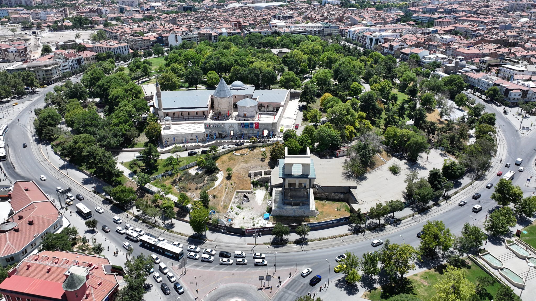 KONYA’NIN DÂRÜLMÜLK OLUŞUNUN 927. YILINDA SELÇUKLU SULTANLARI ANILDI