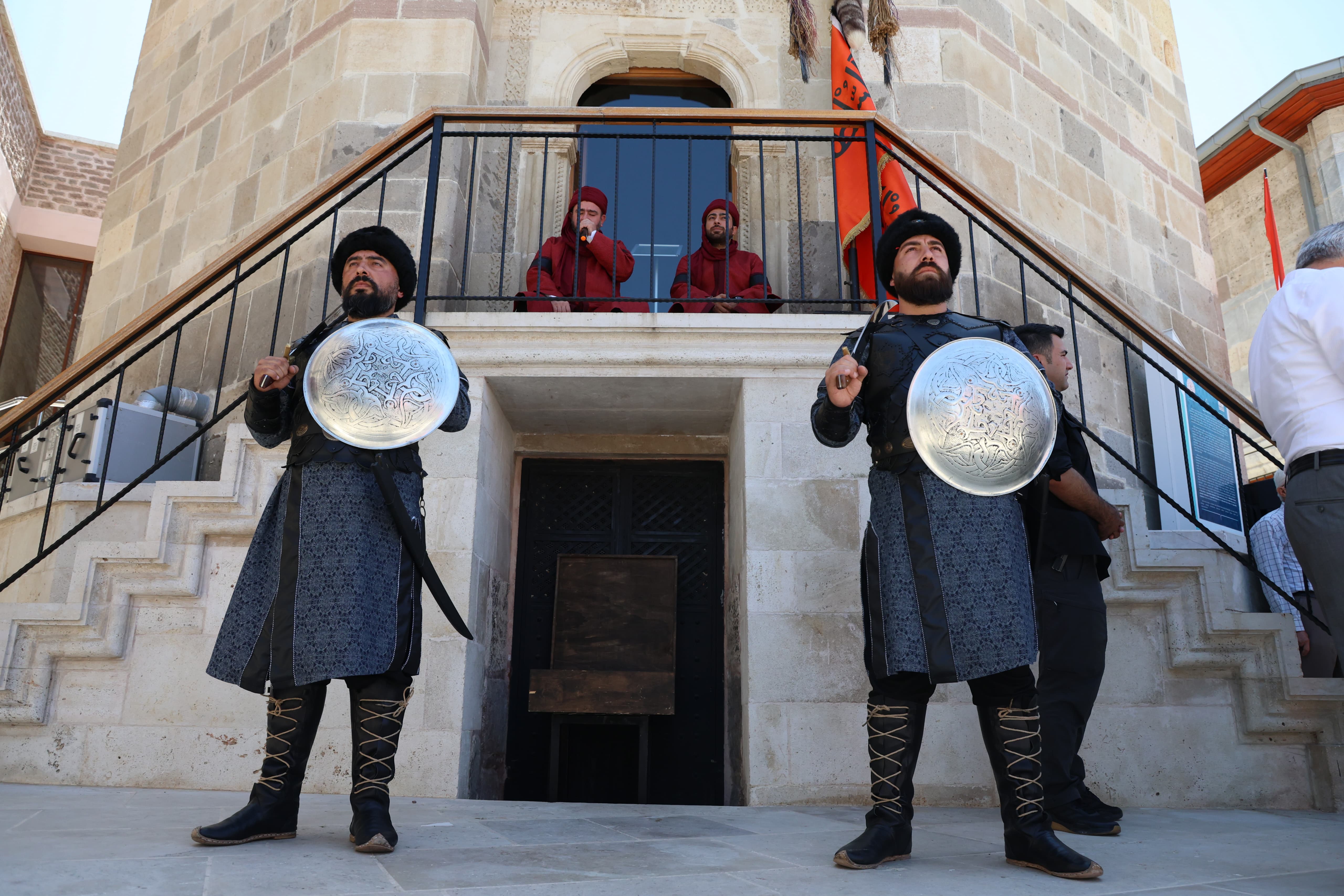 KONYA’NIN DÂRÜLMÜLK OLUŞUNUN 927. YILINDA SELÇUKLU SULTANLARI ANILDI