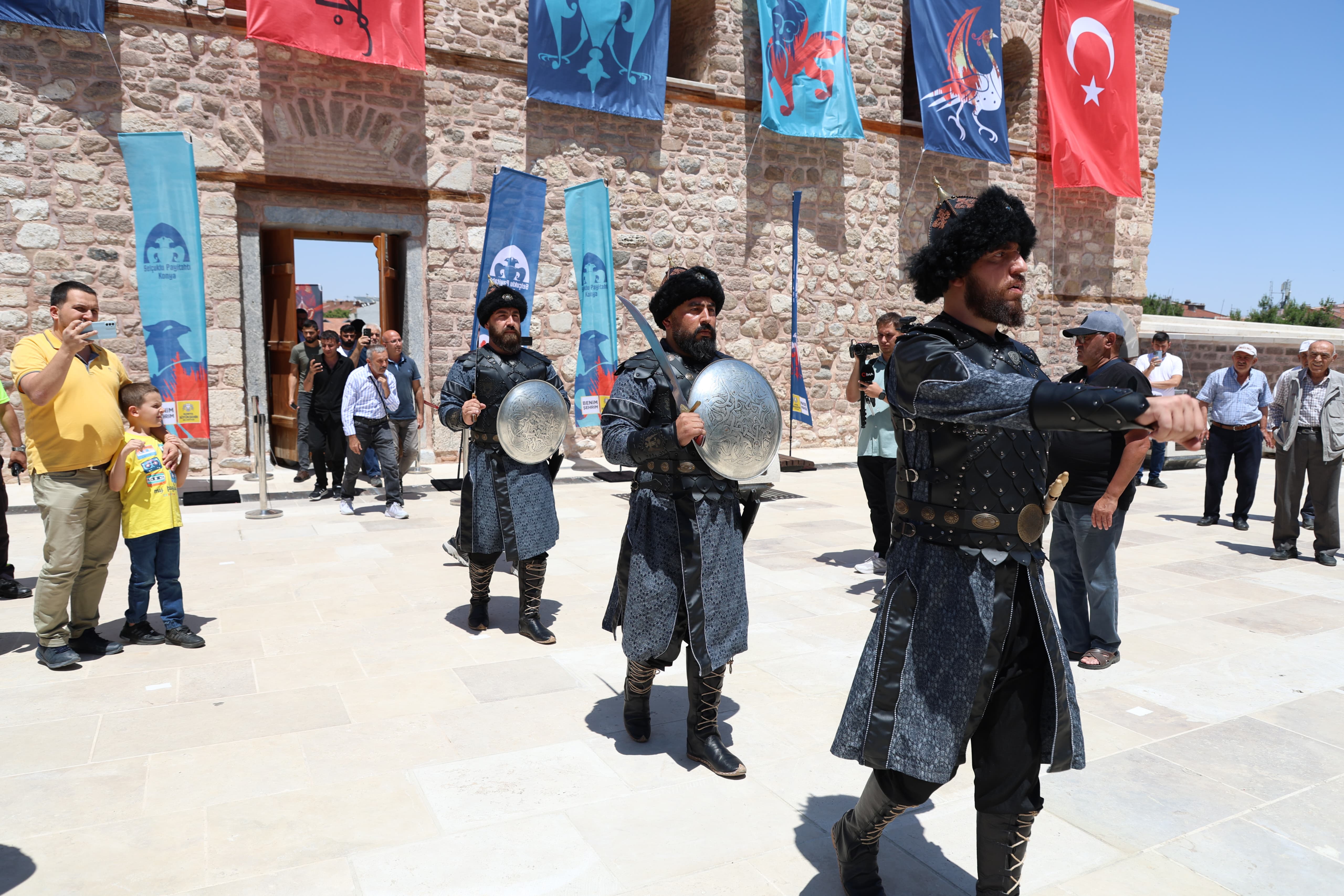 KONYA’NIN DÂRÜLMÜLK OLUŞUNUN 927. YILINDA SELÇUKLU SULTANLARI ANILDI