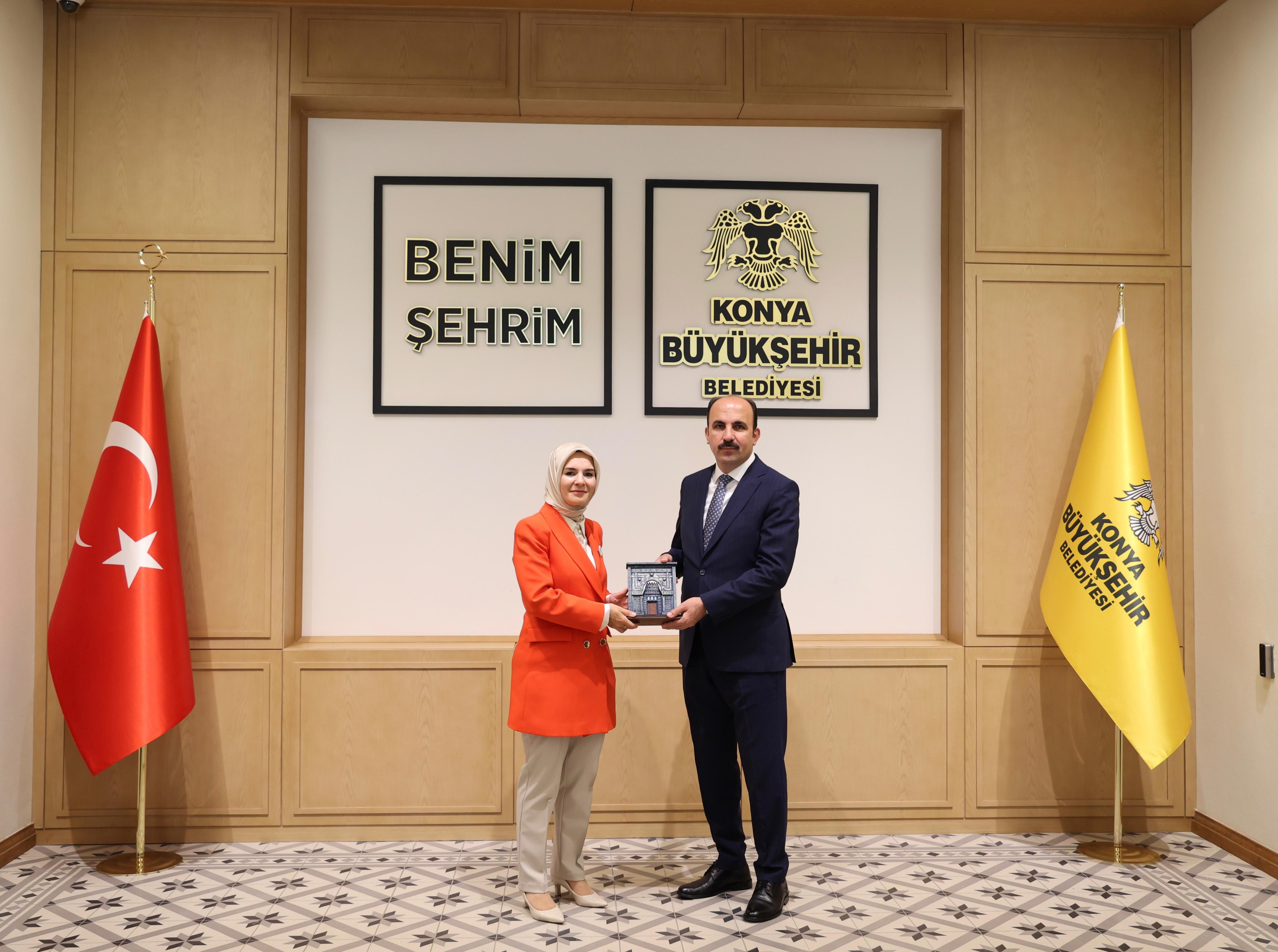 AİLE VE SOSYAL HİZMETLER BAKANI GÖKTAŞ BAŞKAN ALTAY’I ZİYARET ETTİ