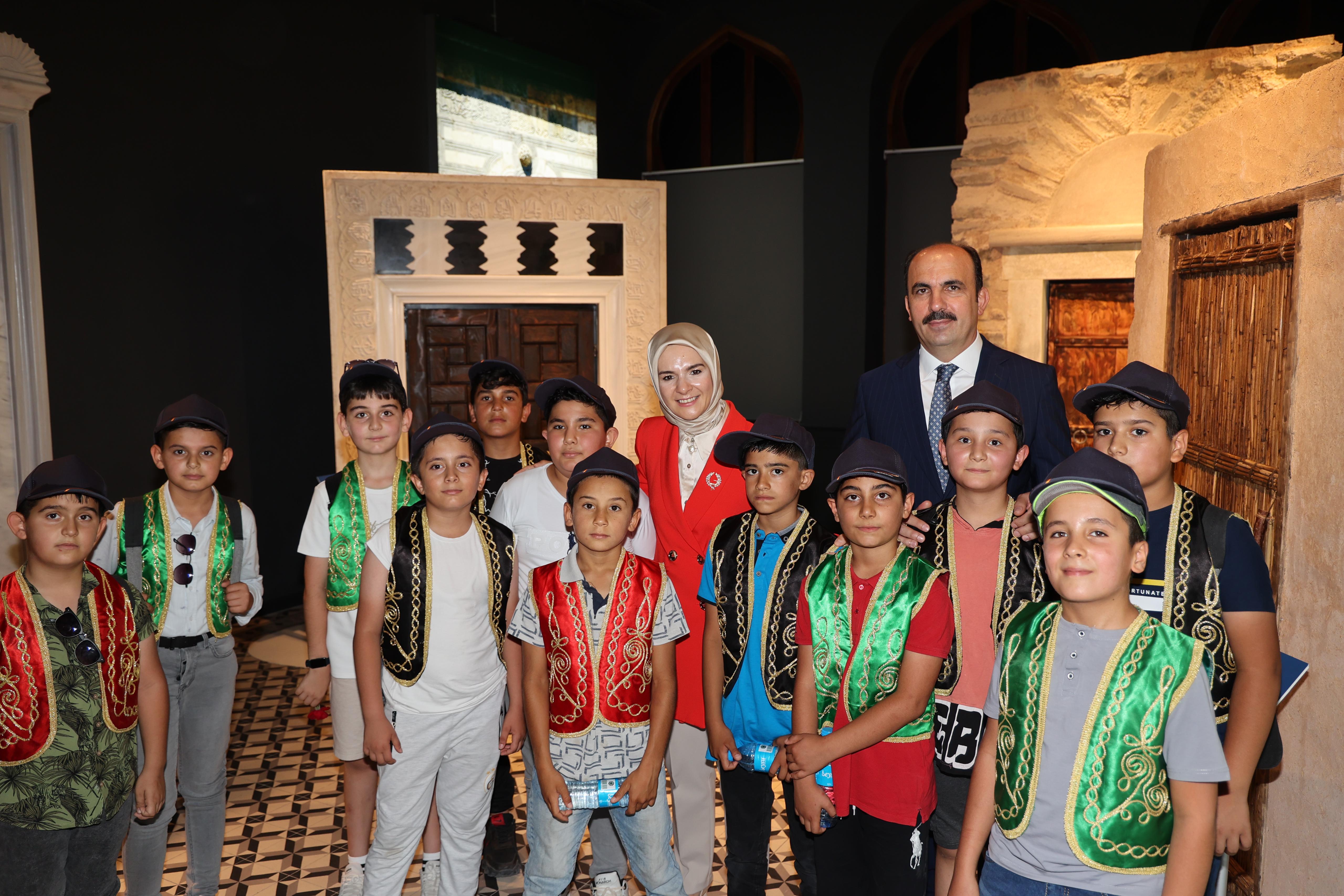 AİLE VE SOSYAL HİZMETLER BAKANI GÖKTAŞ BAŞKAN ALTAY’I ZİYARET ETTİ