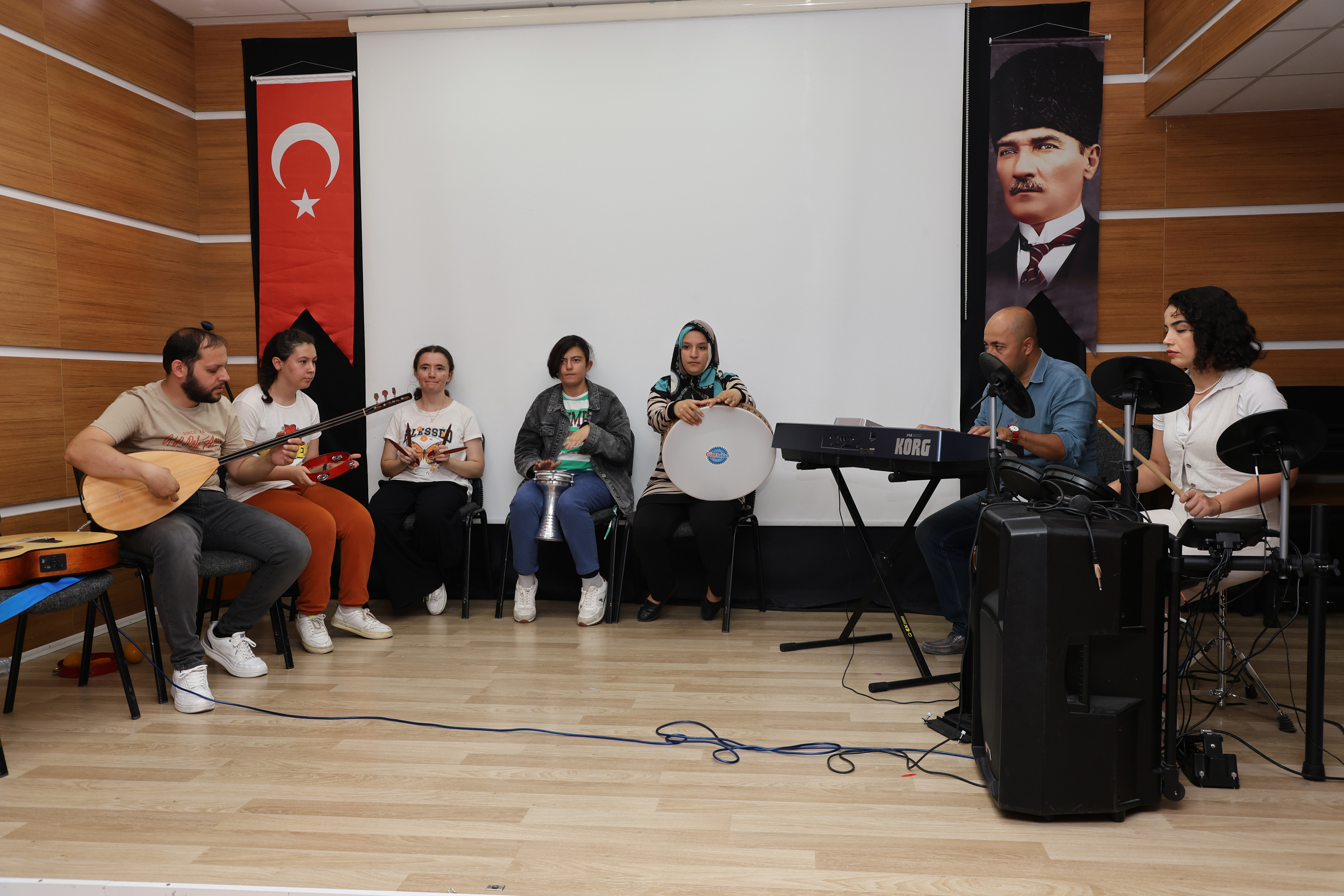 BAŞKAN ALTAY: “ÖZEL ÖĞRENCİLERİMİZ ÖZEL GENÇ KOMEK YAZ OKULU’NDA YETENEKLERİNİ KEŞFEDİYOR”