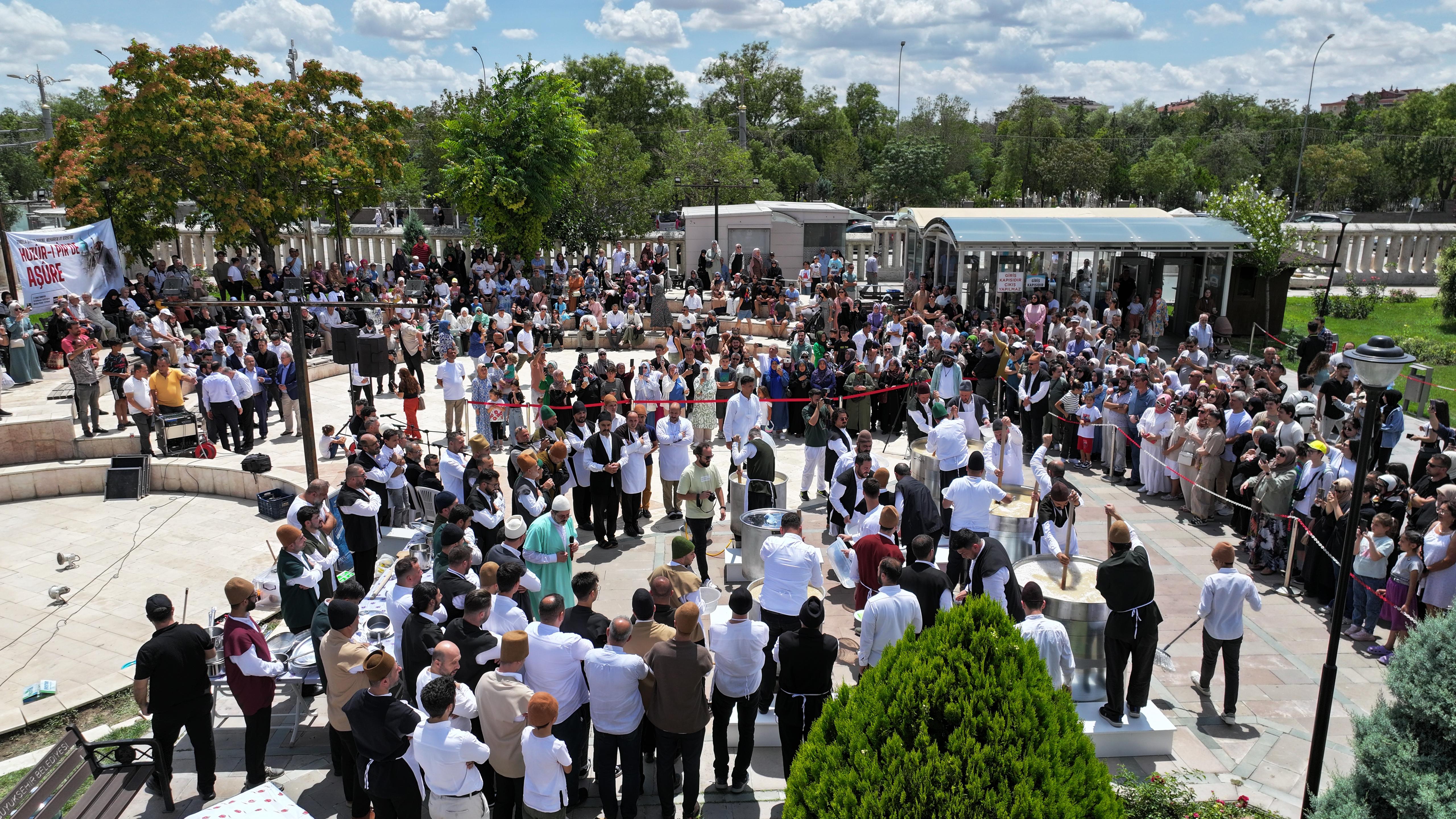 KONYA BÜYÜKŞEHİR VE İRFA, AŞURE GELENEĞİNİ “HUZUR-I PİR’DE AŞURE” PROGRAMIYLA YAŞATIYOR