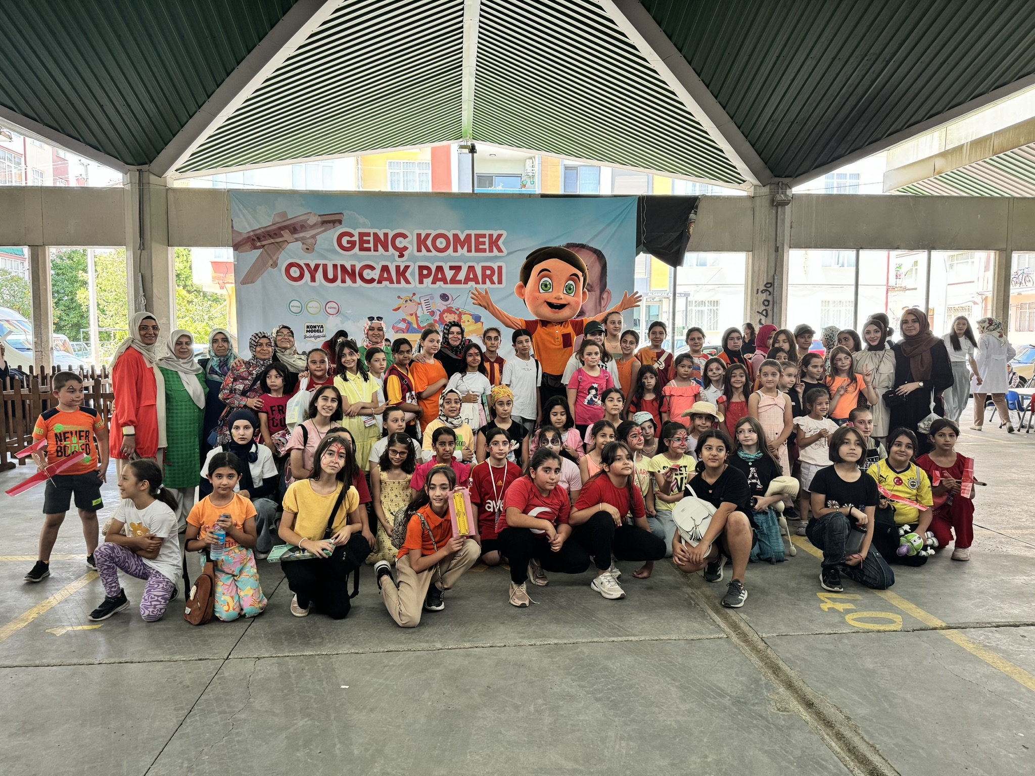 GENÇ KOMEK 2. EL OYUNCAK PAZARI İLE ÇOCUKLARA ÇEVRE BİLİNCİ AŞILANDI