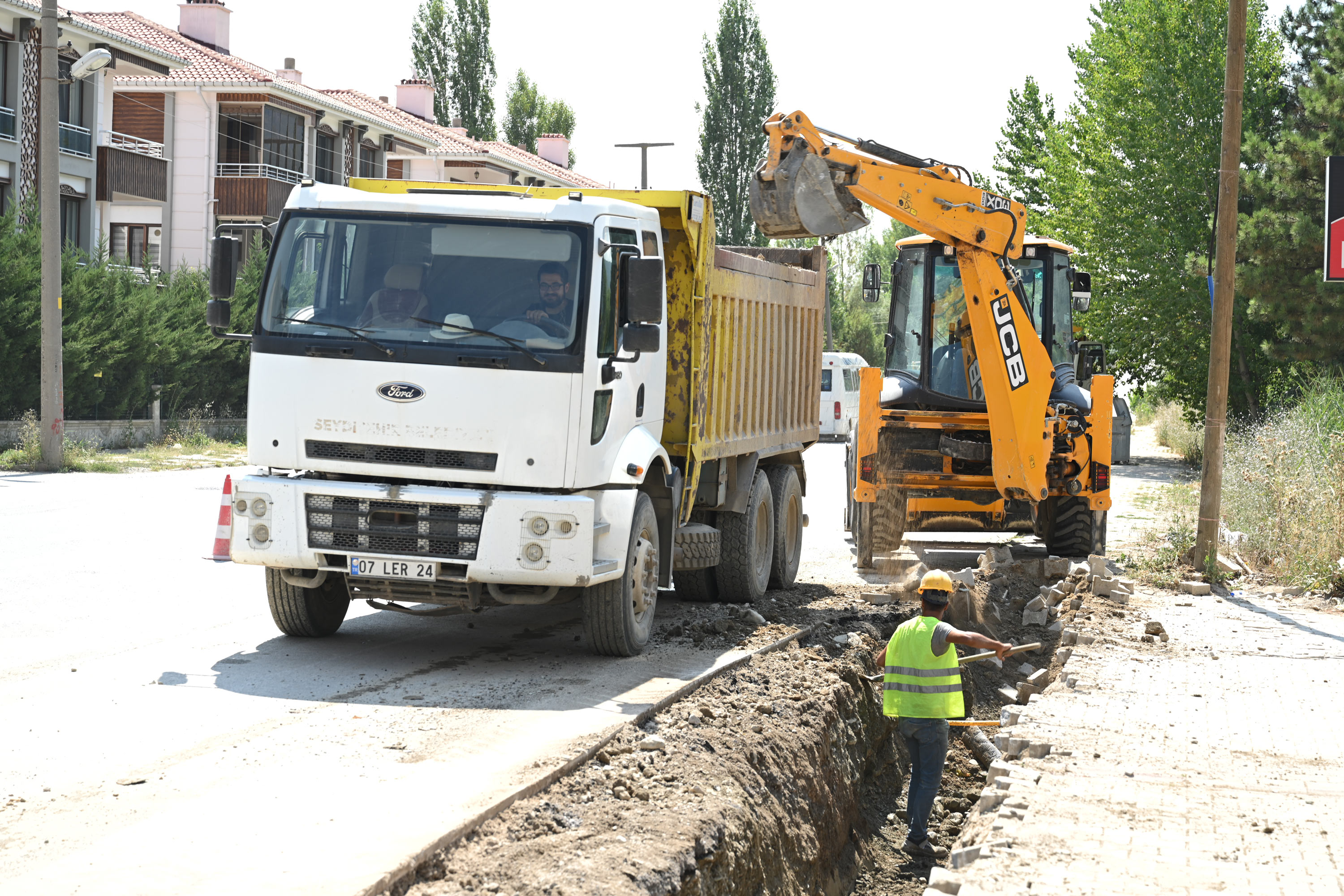 KONYA BÜYÜKŞEHİR AKŞEHİR’DE 129 KM’LİK SU ALTYAPI YATIRIMI YAPIYOR