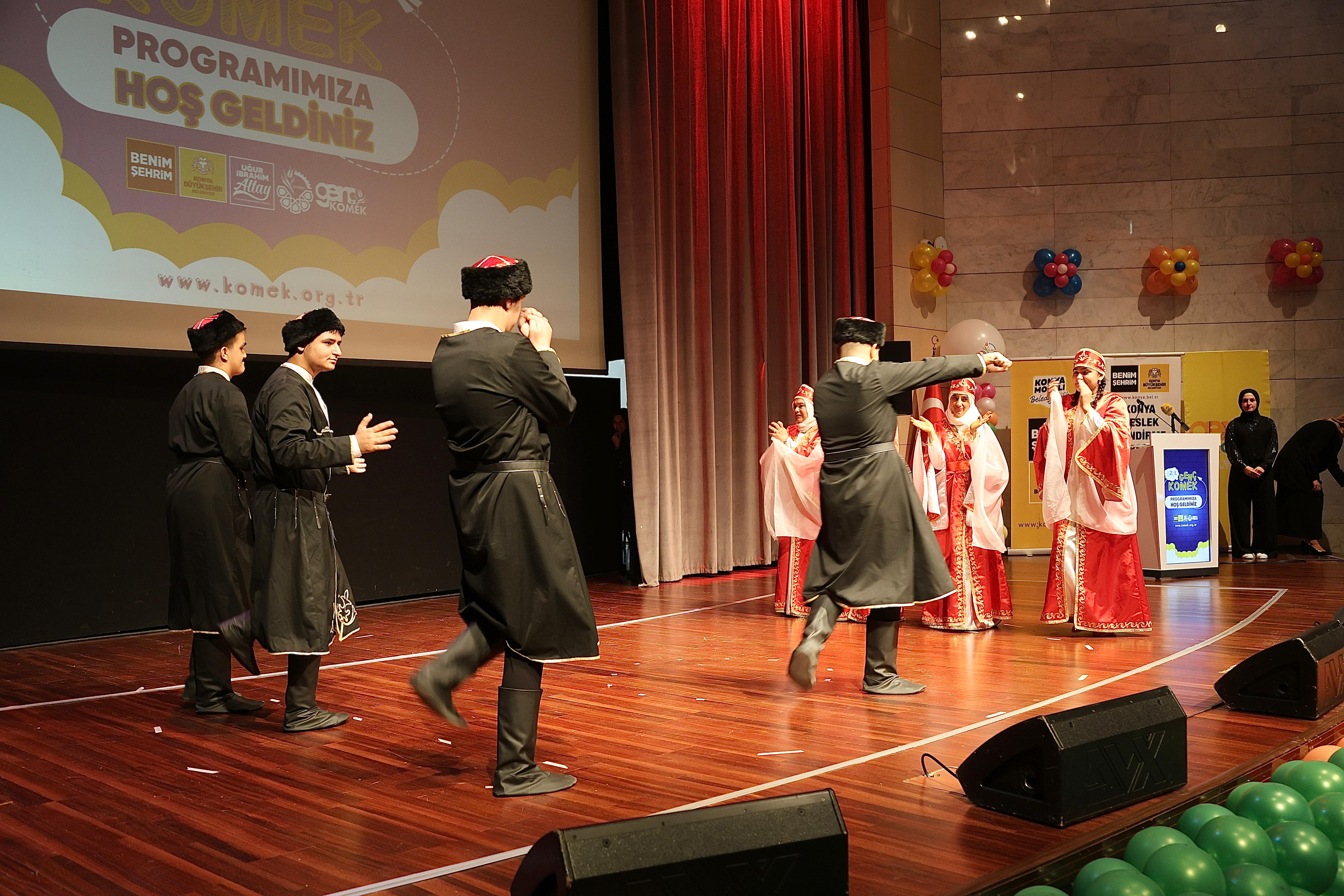 “EN ÖZEL KOMEK”LİLERDEN COŞKULU DÖNEM SONU PROGRAMI