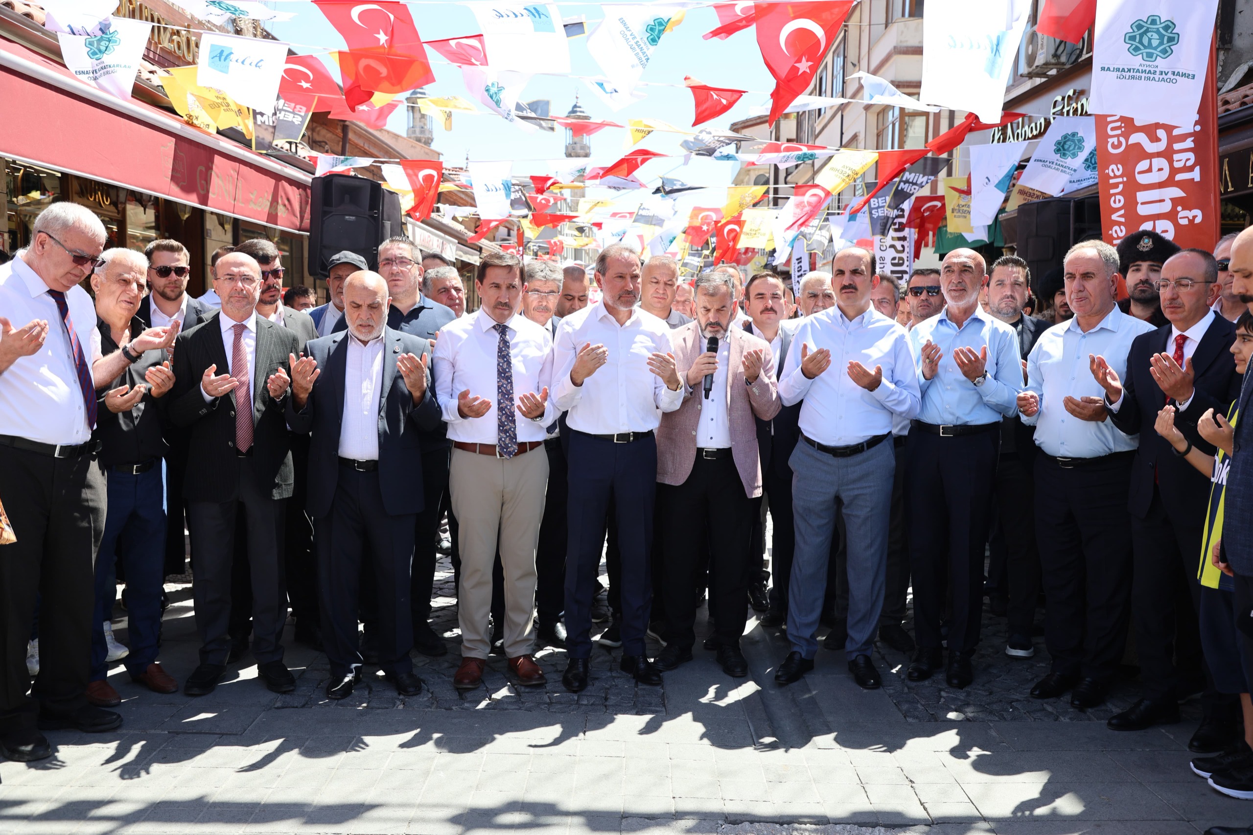 BAŞKAN ALTAY 3. TARİHİ BEDESTEN ALIŞVERİŞ GÜNLERİ’NİN AÇILIŞINI YAPTI