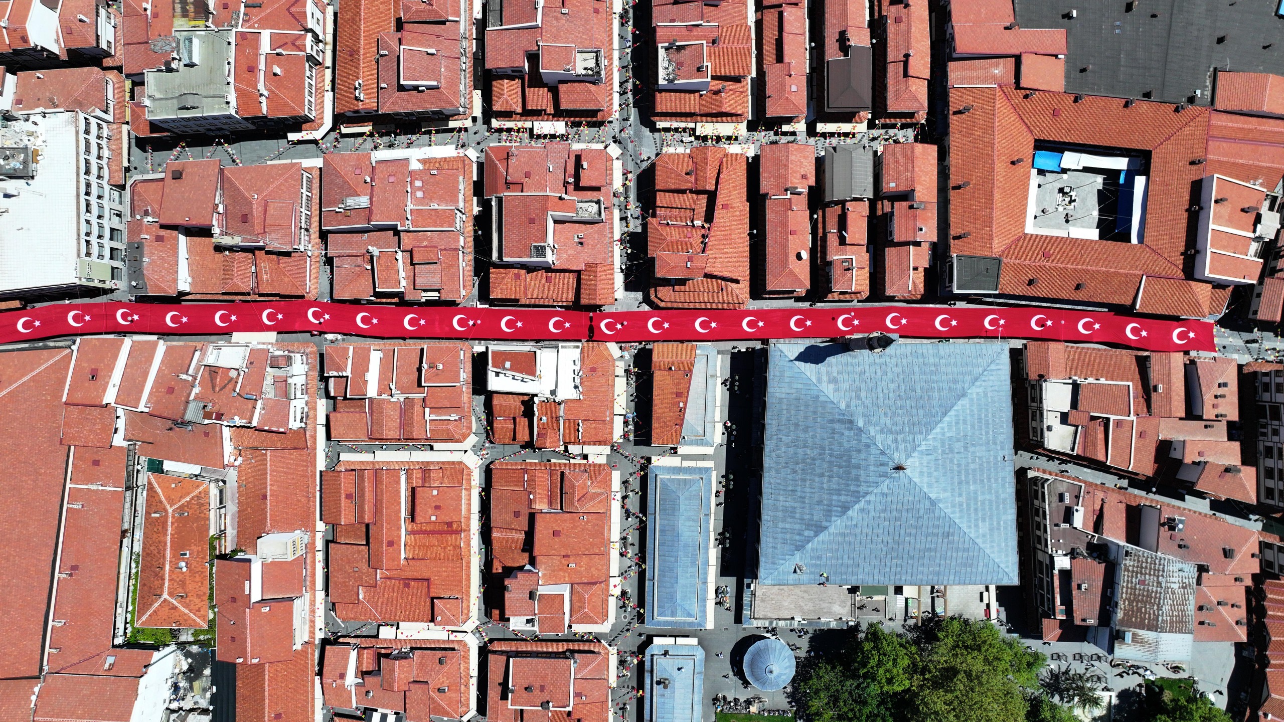BAŞKAN ALTAY 3. TARİHİ BEDESTEN ALIŞVERİŞ GÜNLERİ’NİN AÇILIŞINI YAPTI