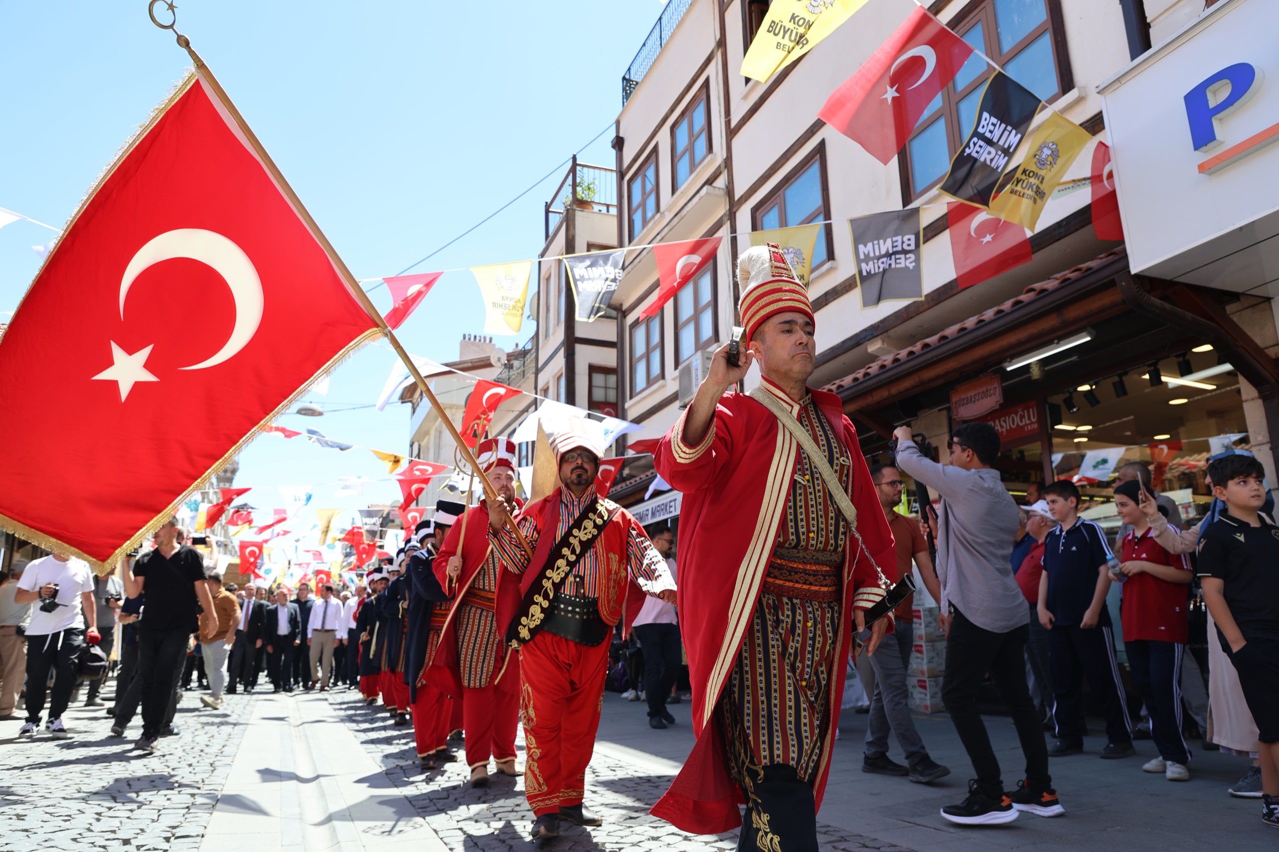 BAŞKAN ALTAY 3. TARİHİ BEDESTEN ALIŞVERİŞ GÜNLERİ’NİN AÇILIŞINI YAPTI