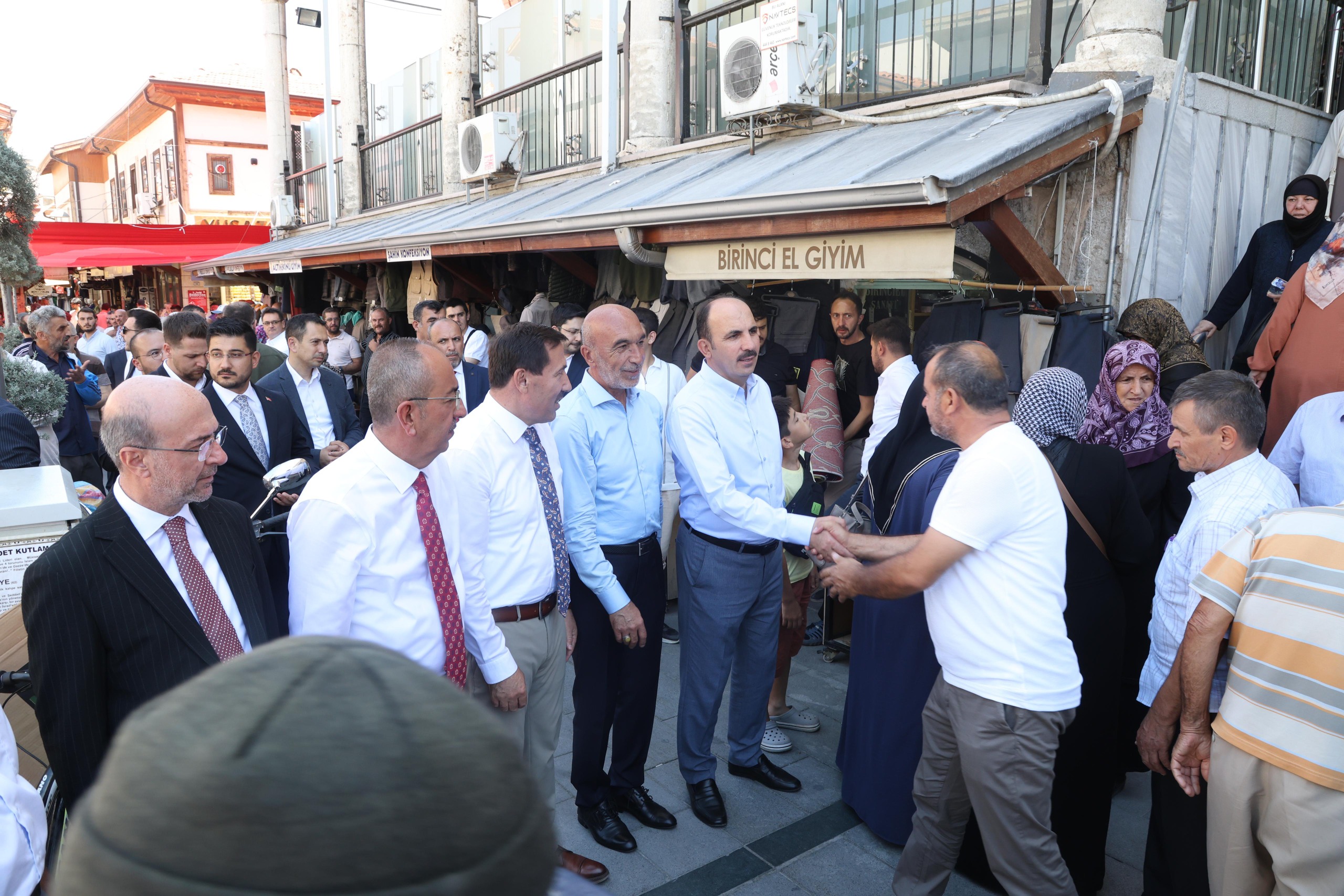 BAŞKAN ALTAY 3. TARİHİ BEDESTEN ALIŞVERİŞ GÜNLERİ’NİN AÇILIŞINI YAPTI
