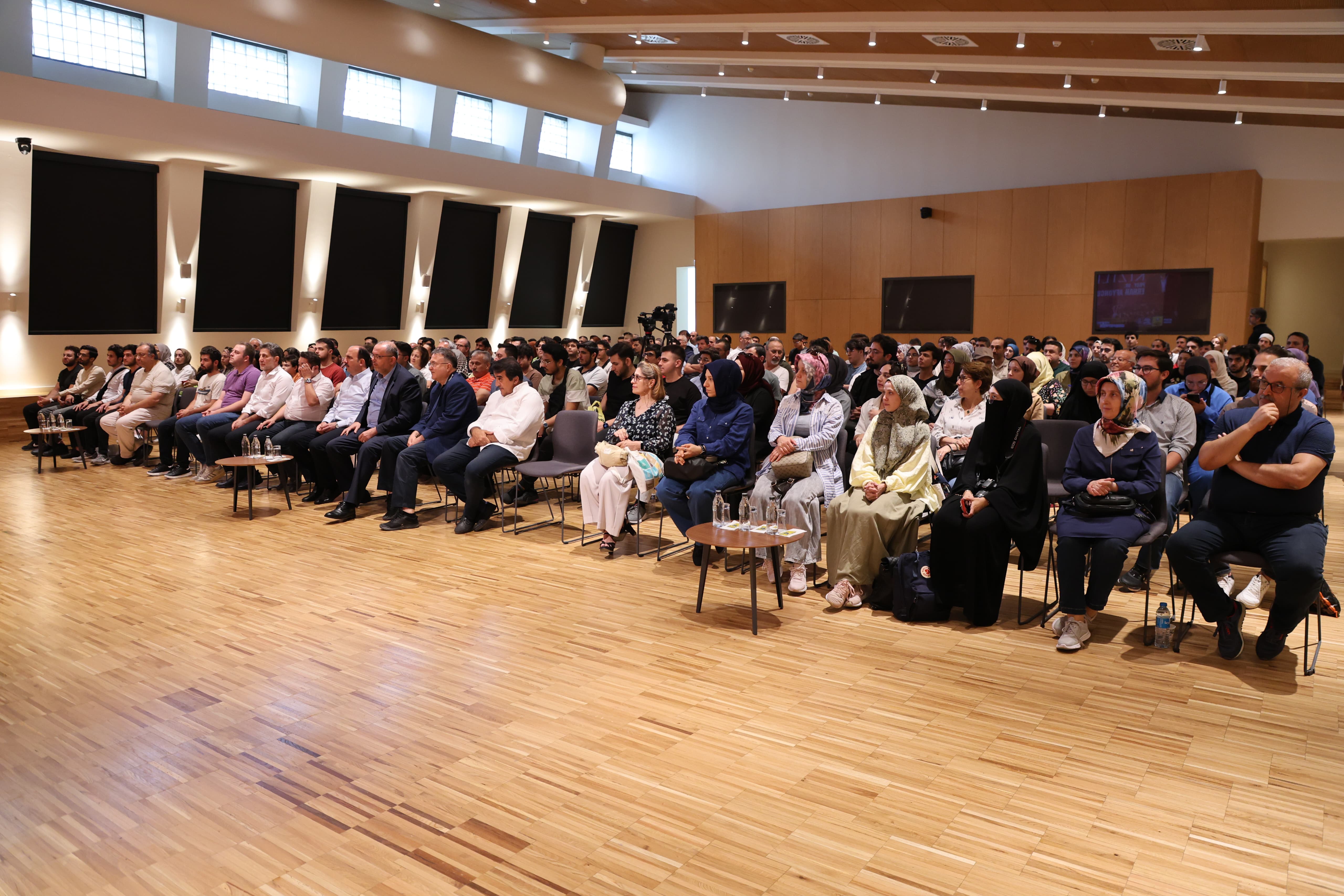 PROF. DR. AFYONCU’DAN KONYA BÜYÜKŞEHİR TAŞ BİNA’DA “KIZILELMA” SÖYLEŞİSİ
