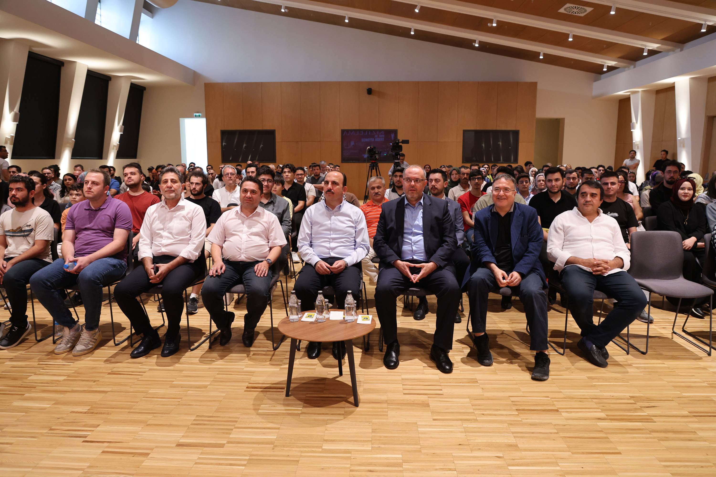 PROF. DR. AFYONCU’DAN KONYA BÜYÜKŞEHİR TAŞ BİNA’DA “KIZILELMA” SÖYLEŞİSİ
