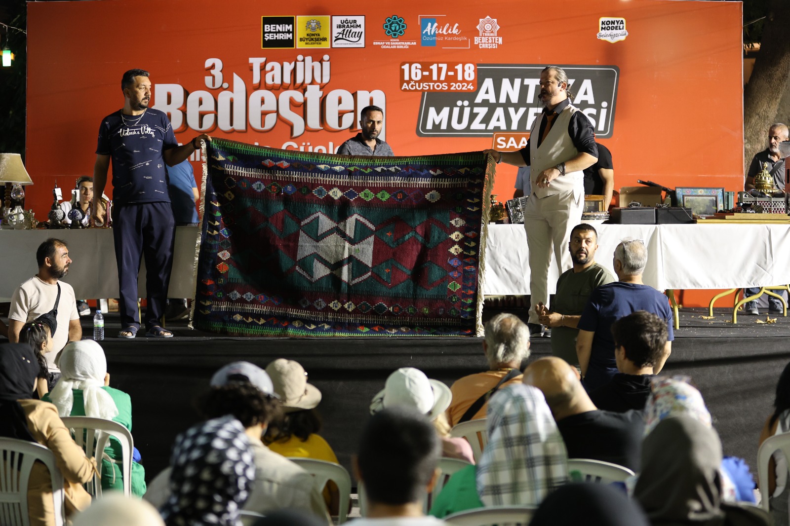 BAŞKAN ALTAY 3. TARİHİ BEDESTEN ALIŞVERİŞ GÜNLERİ’NE KATILAN HERKESE TEŞEKKÜR ETTİ