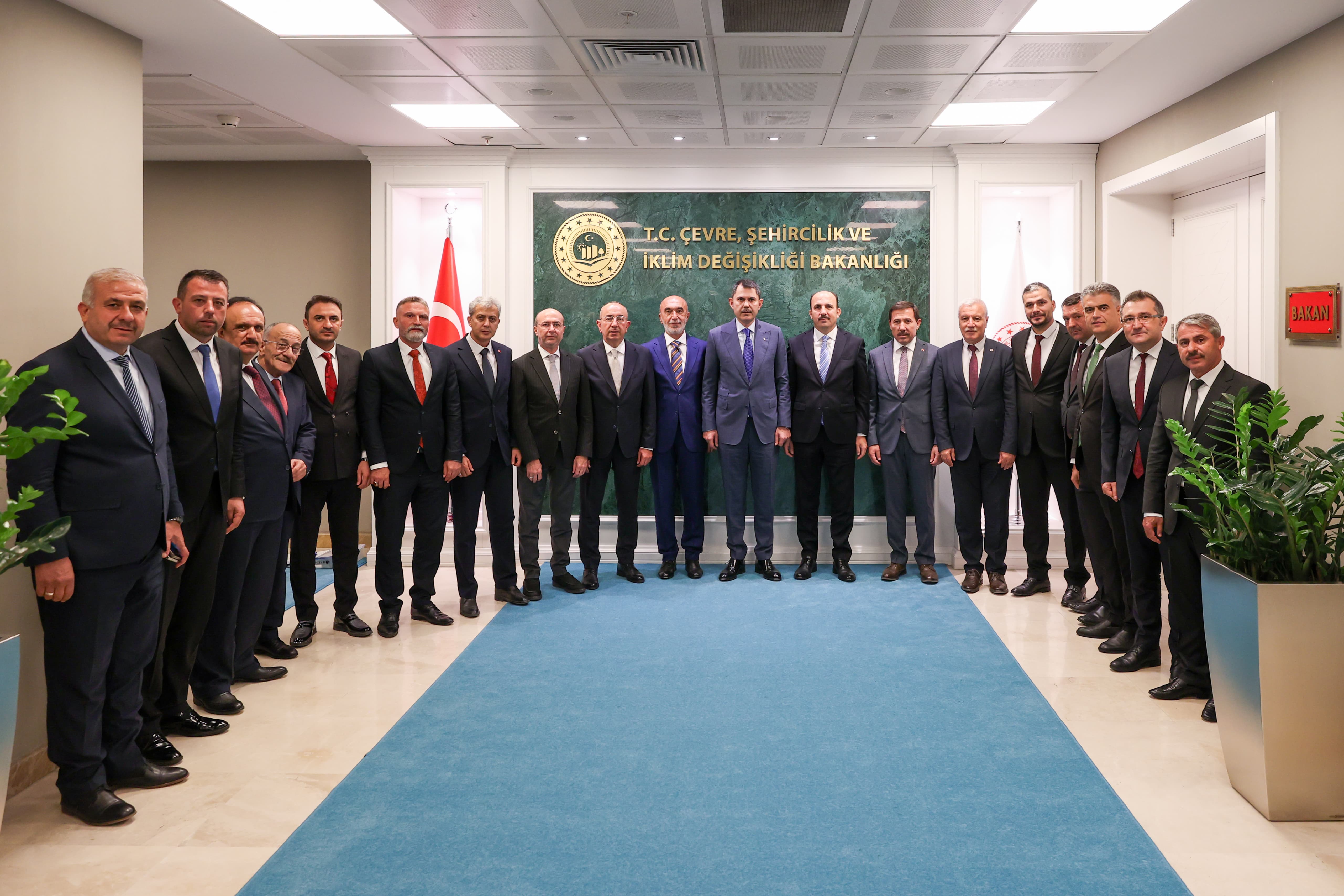 BAŞKAN ALTAY, AK PARTİ İL BAŞKANI ANGI VE İLÇE BELEDİYE BAŞKANLARI BAKAN KURUM’U ZİYARET ETTİ