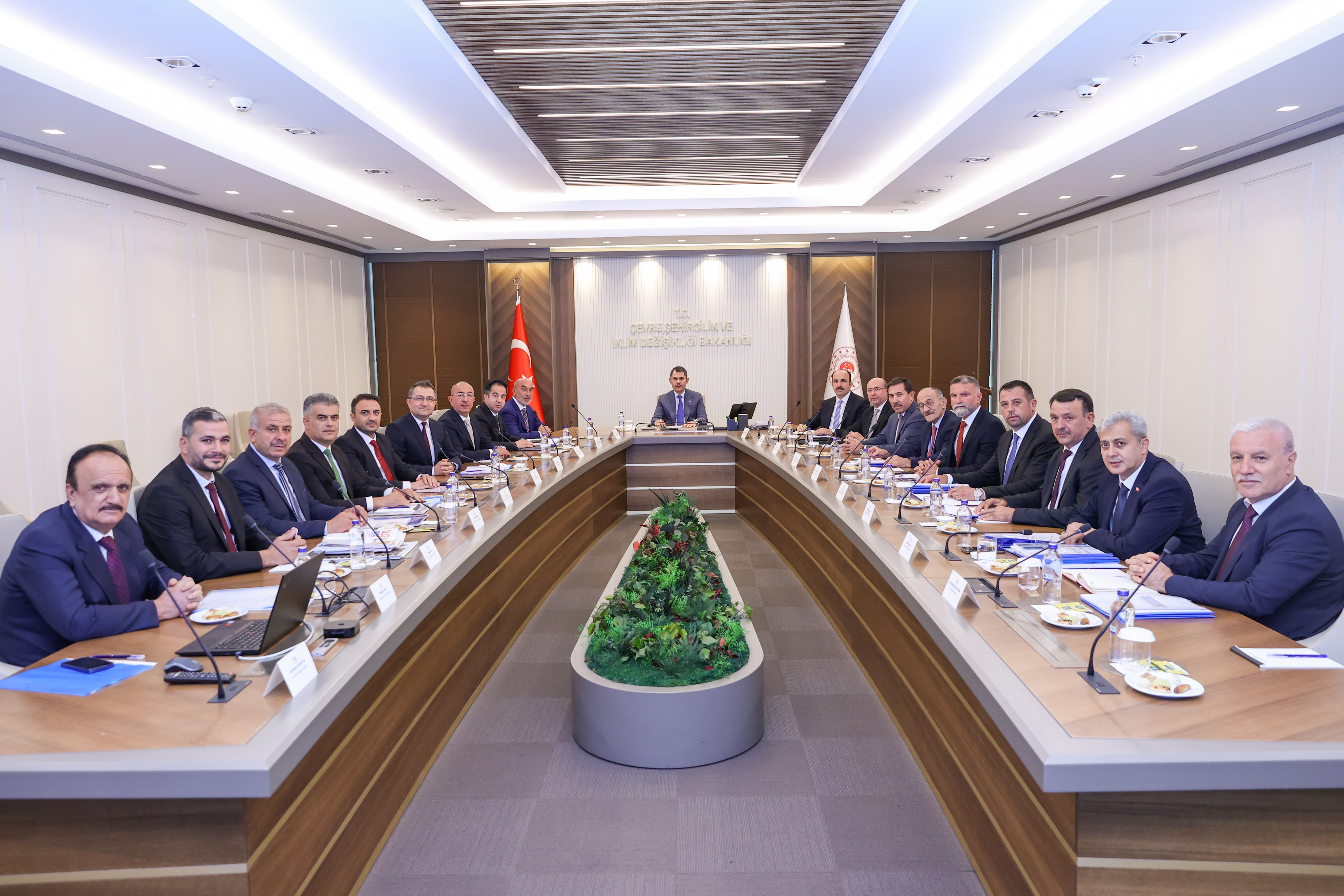 BAŞKAN ALTAY, AK PARTİ İL BAŞKANI ANGI VE İLÇE BELEDİYE BAŞKANLARI BAKAN KURUM’U ZİYARET ETTİ