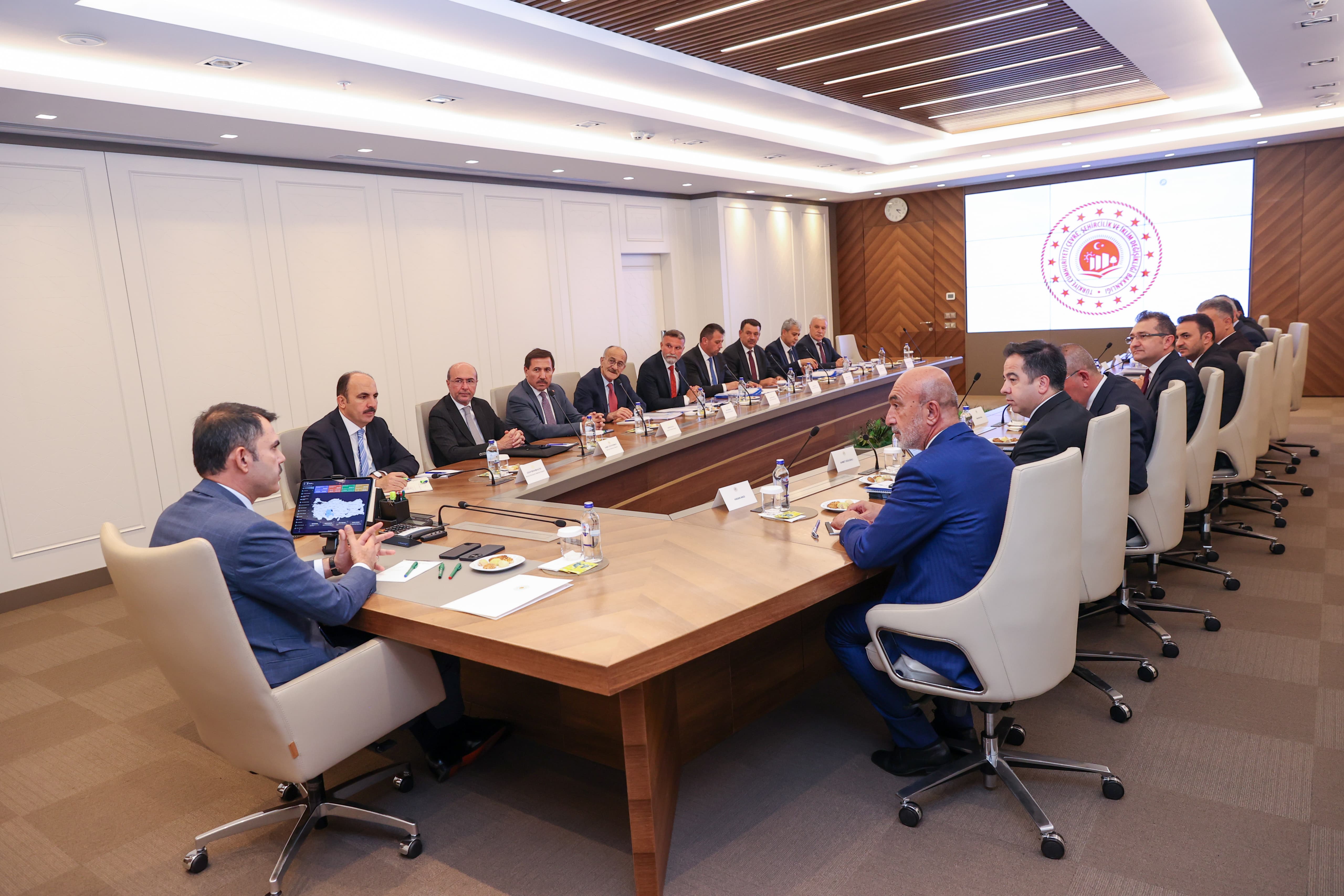 BAŞKAN ALTAY, AK PARTİ İL BAŞKANI ANGI VE İLÇE BELEDİYE BAŞKANLARI BAKAN KURUM’U ZİYARET ETTİ