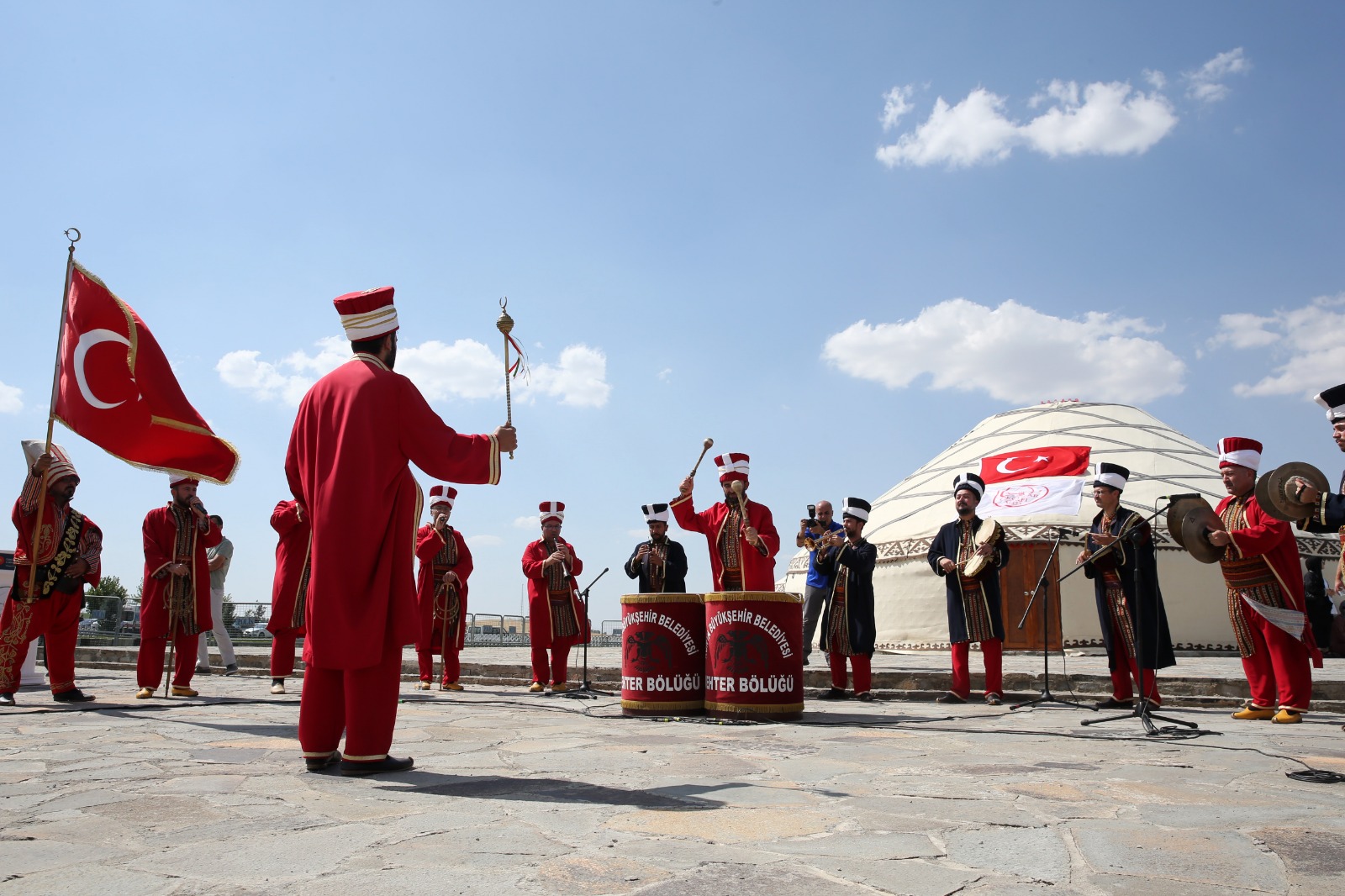 KONYA BÜYÜKŞEHİR MALAZGİRT ZAFERİ’NİN 953. YIL DÖNÜMÜ COŞKUSUNA EŞLİK EDİYOR