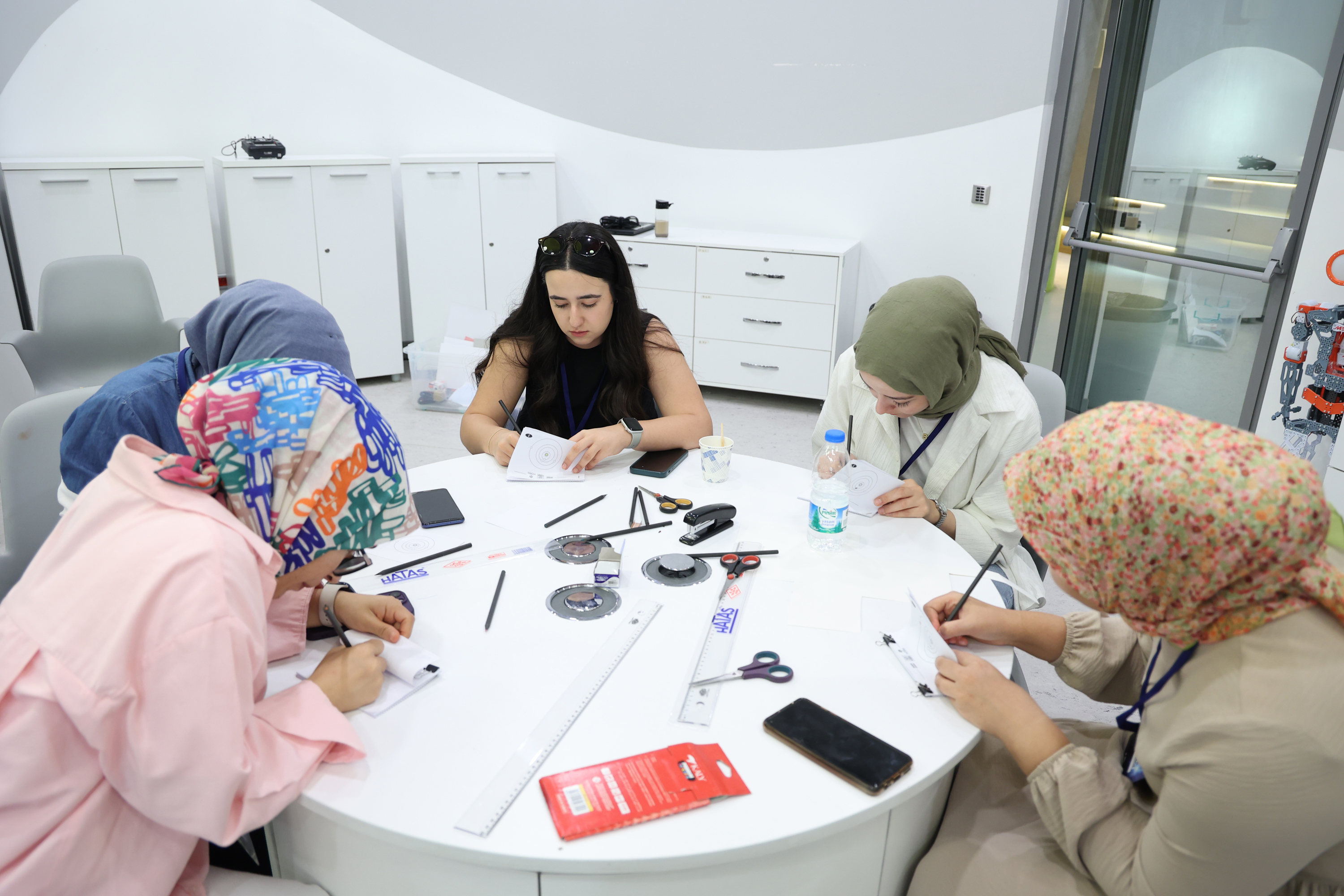 KONYA BÜYÜKŞEHİR’DEN “YENİ NESİL ÖĞRETMENLER İLE İNTERAKTİF ASTRONOMİ VE UZAY BİLİMLERİ ÖĞRENİMİ” PROJESİ