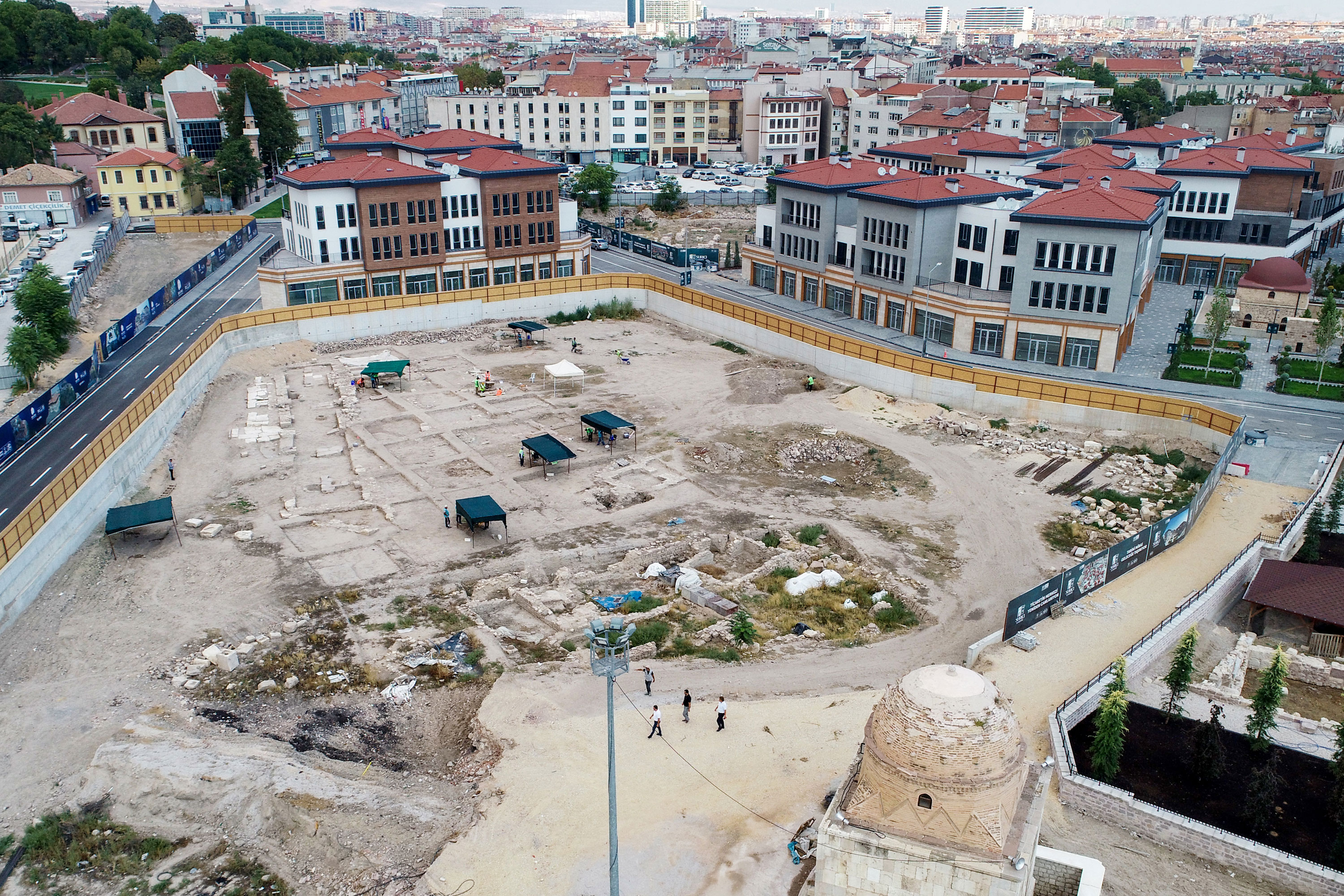 BAŞKAN ALTAY VE BAŞKAN KAVUŞ ŞÜKRAN MAHALLESİ ARKEOLOJİK PARK ALANINDA İNCELEMELERDE BULUNDU