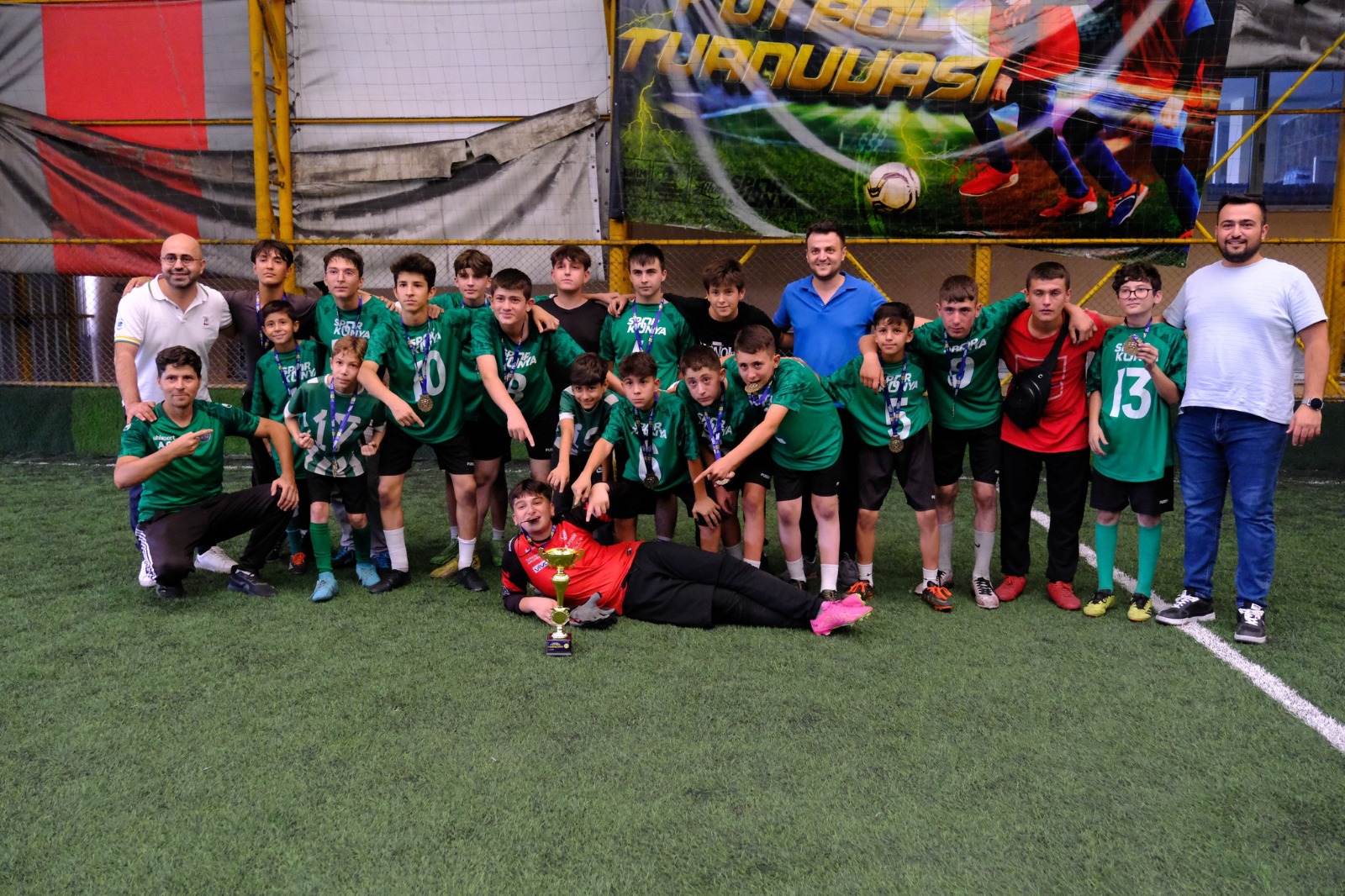 KONYA BÜYÜKŞEHİR YAZ SPOR OKULLARINDA FUTBOL VE VOLEYBOL TURNUVALARININ FİNALLERİ YAPILDI