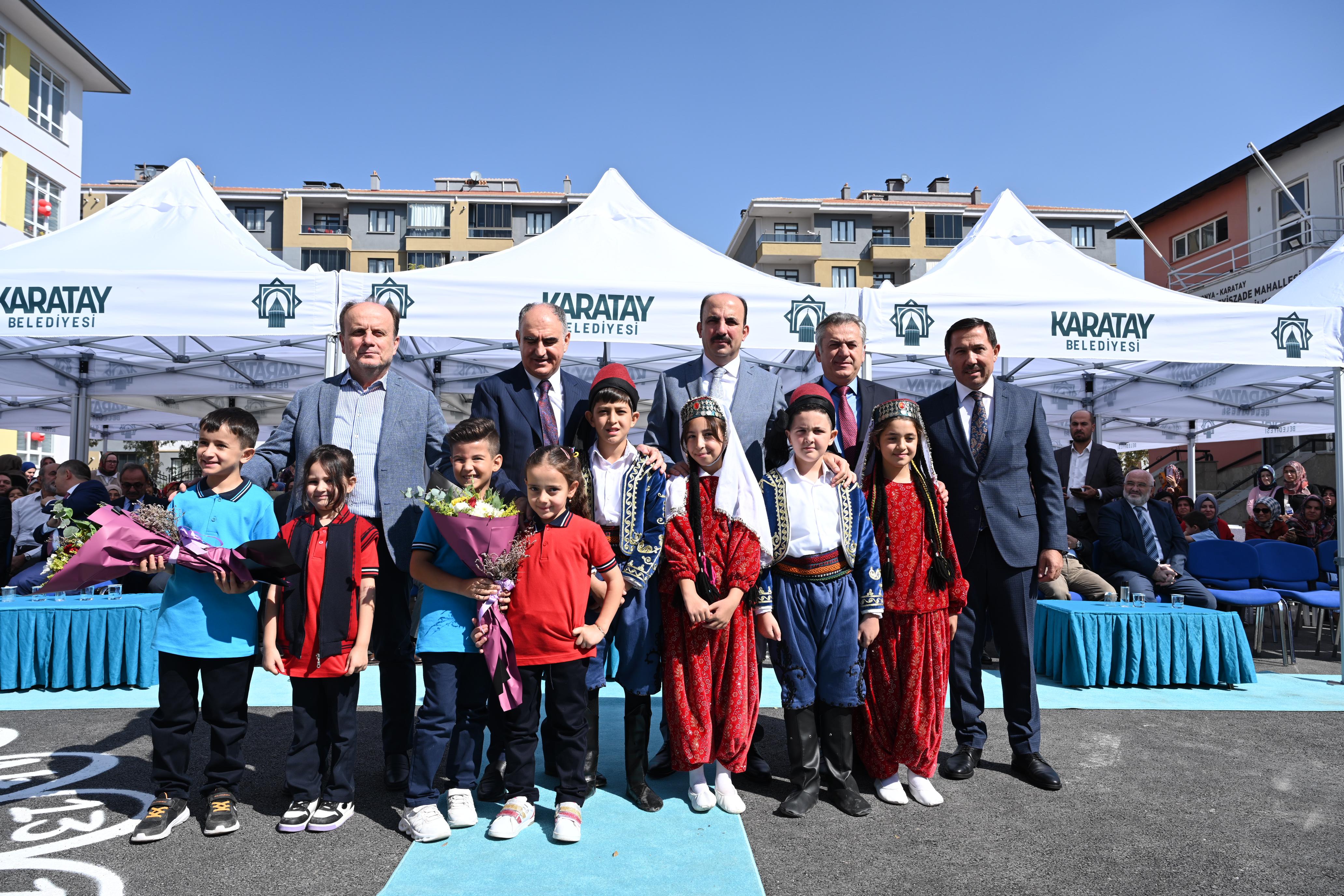 BAŞKAN ALTAY YENİ EĞİTİM-ÖĞRETİM YILININ İLK GÜNÜNDE ÖĞRENCİLERİN HEYECANINA ORTAK OLDU