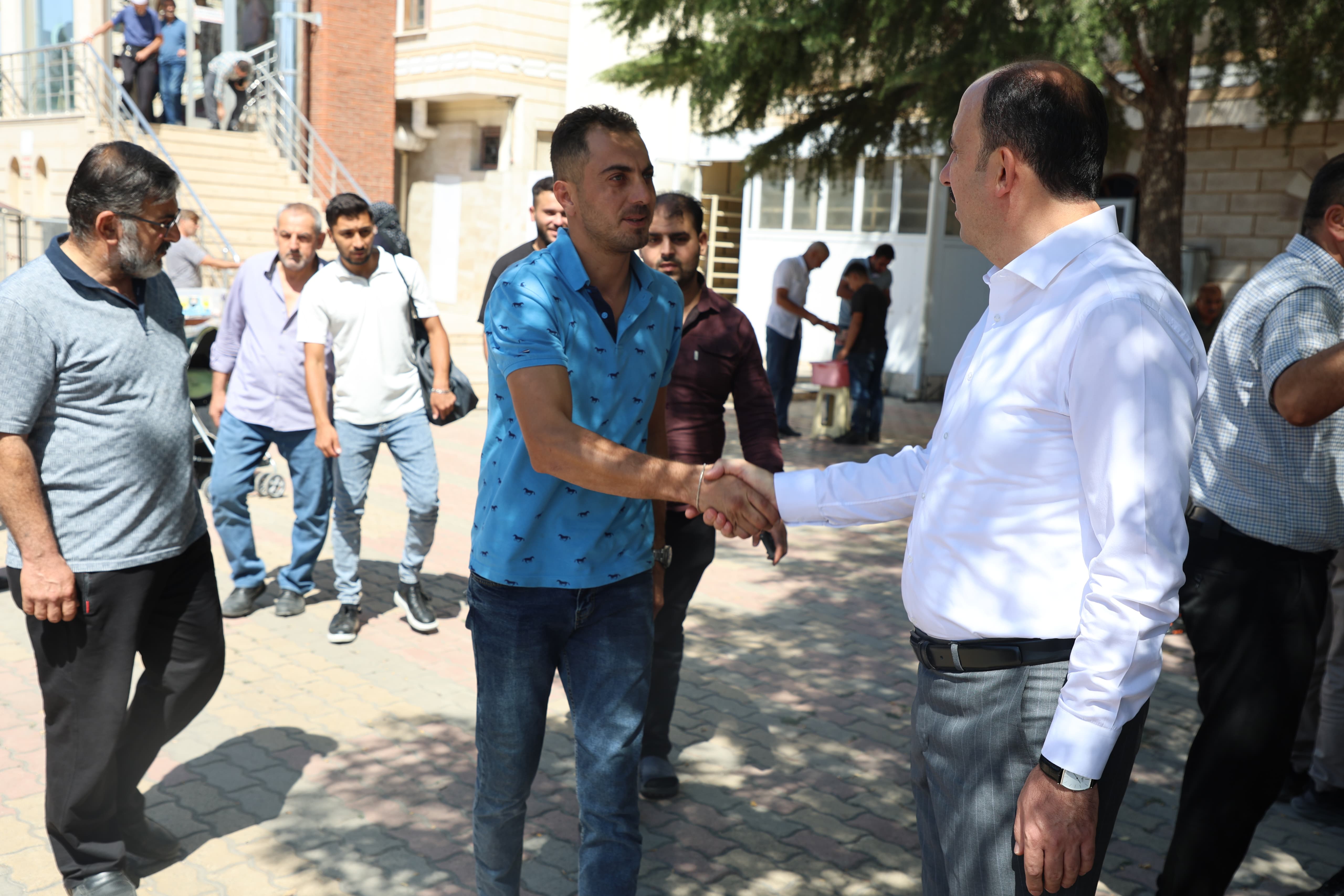 BAŞKAN ALTAY ZAFER SANAYİ’DE ESNAFLARLA BULUŞTU