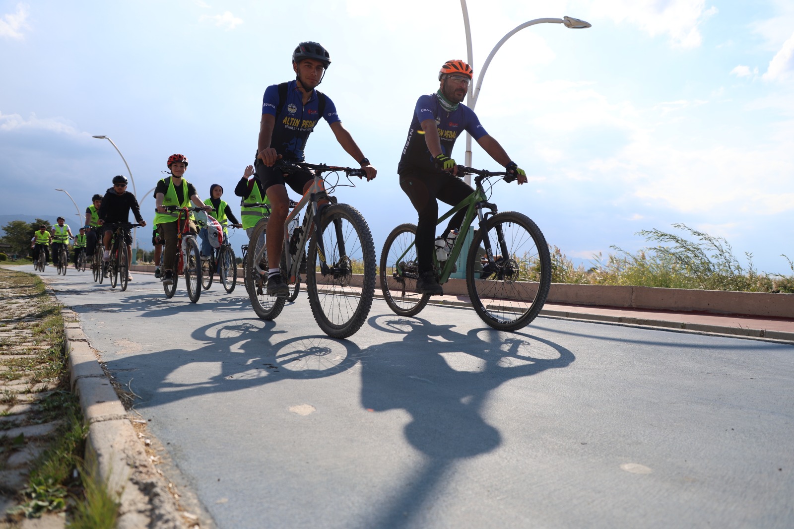 KONYA’DA BİSİKLETSEVERLER TARİHİ VE DOĞAL GÜZELLİKLERİ PEDAL ÇEVİREREK KEŞFEDİYOR
