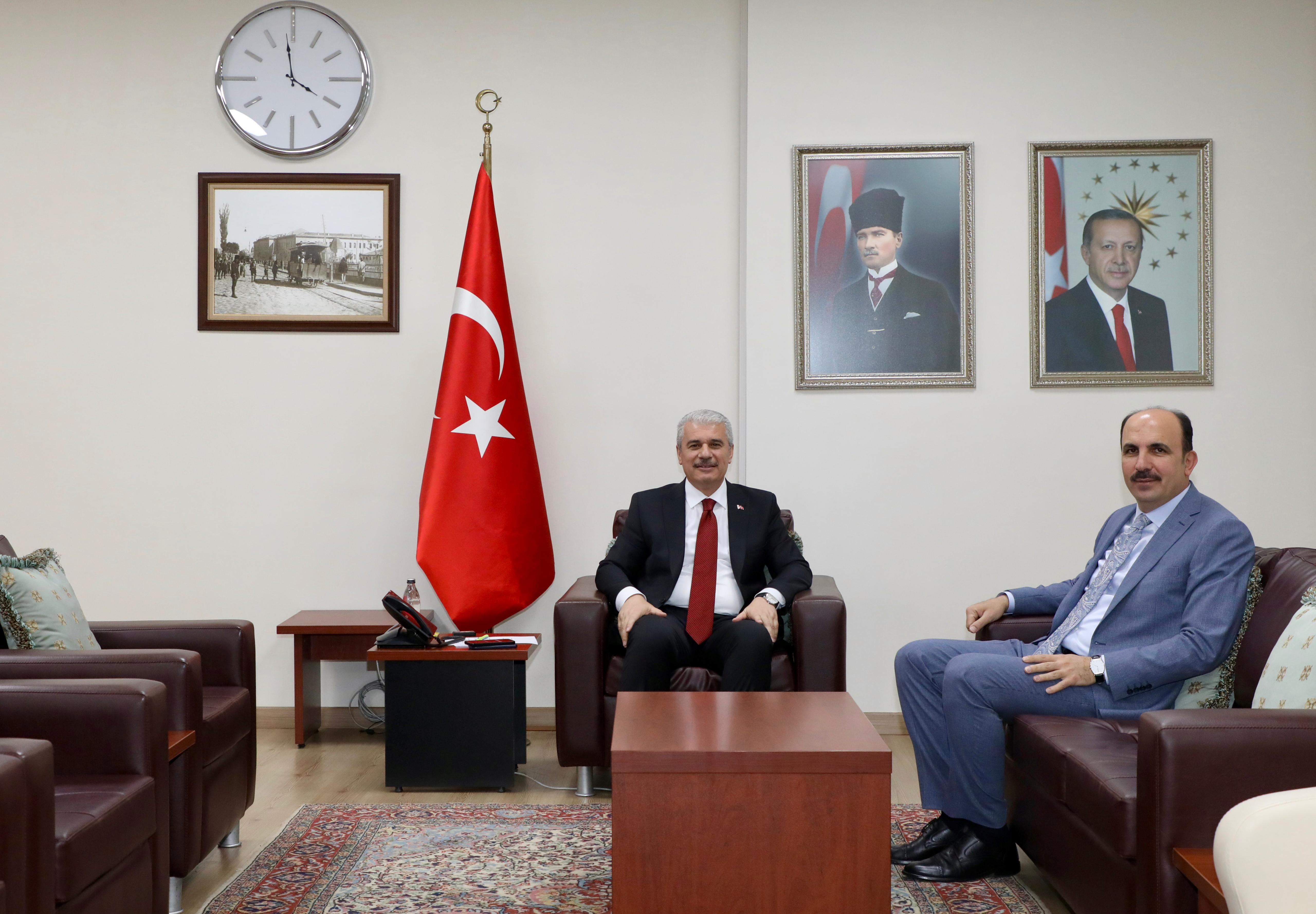 BAŞKAN ALTAY VALİ AKIN’A HAYIRLI OLSUN ZİYARETİNDE BULUNDU