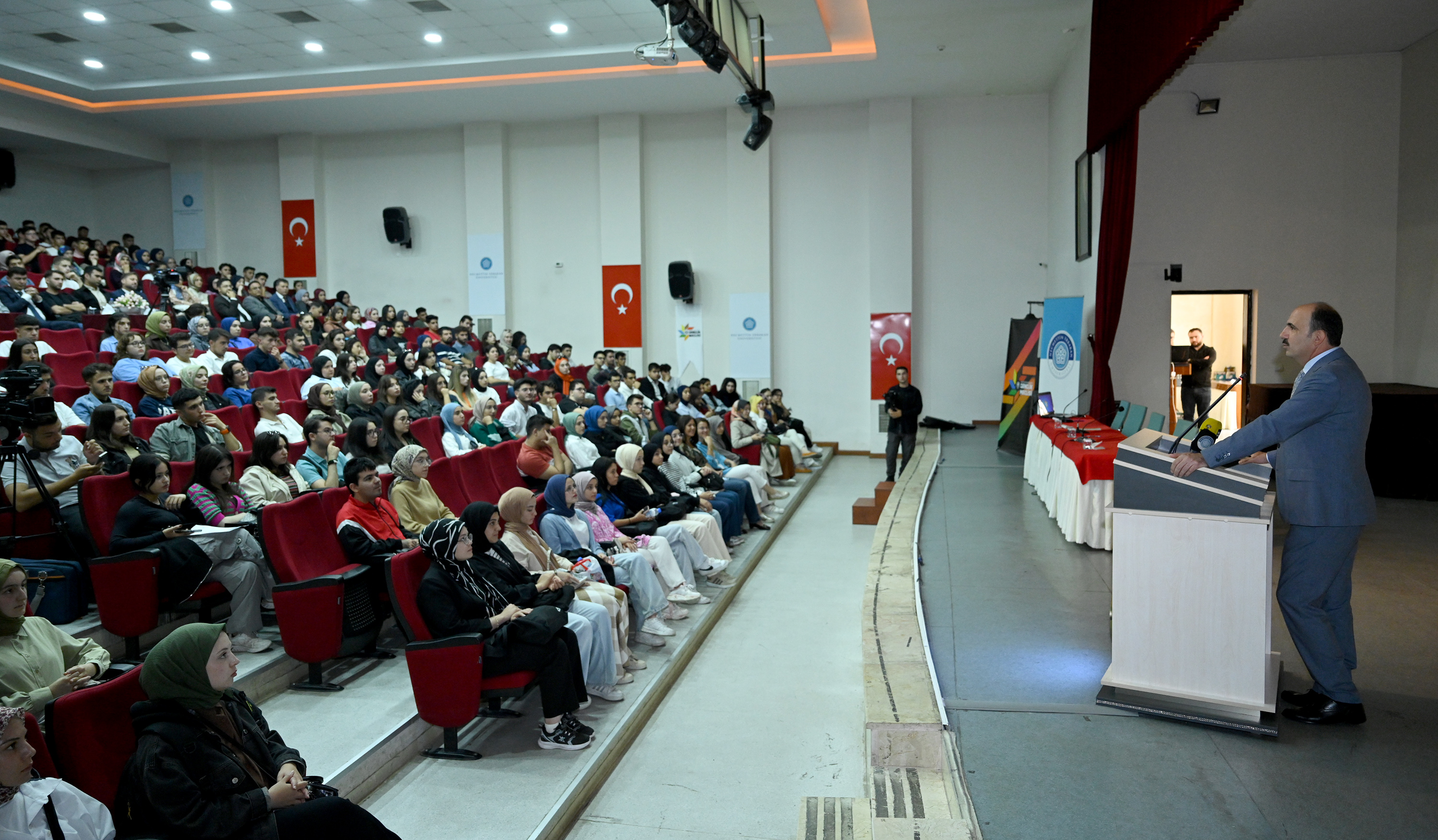 BAŞKAN ALTAY: “ÜLKEMİZİN VE DÜNYANIN SİZE İHTİYACI VAR”