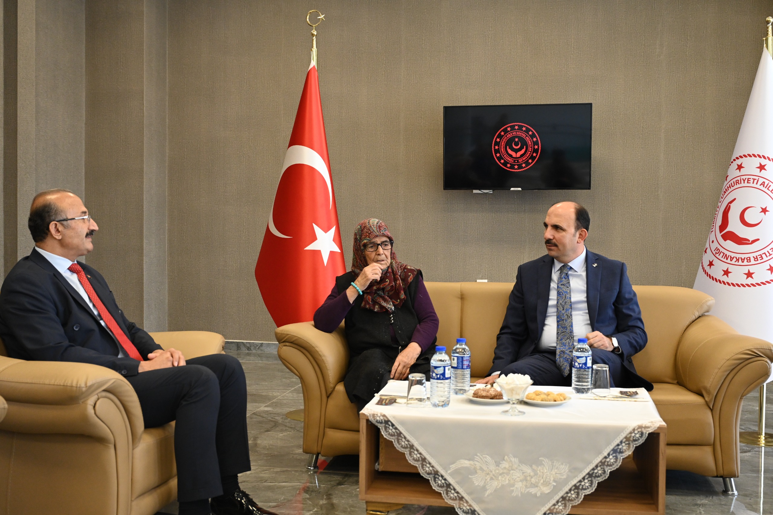 BAŞKAN ALTAY SAMİMİ DAVETİ KARŞILIKSIZ BIRAKMADI