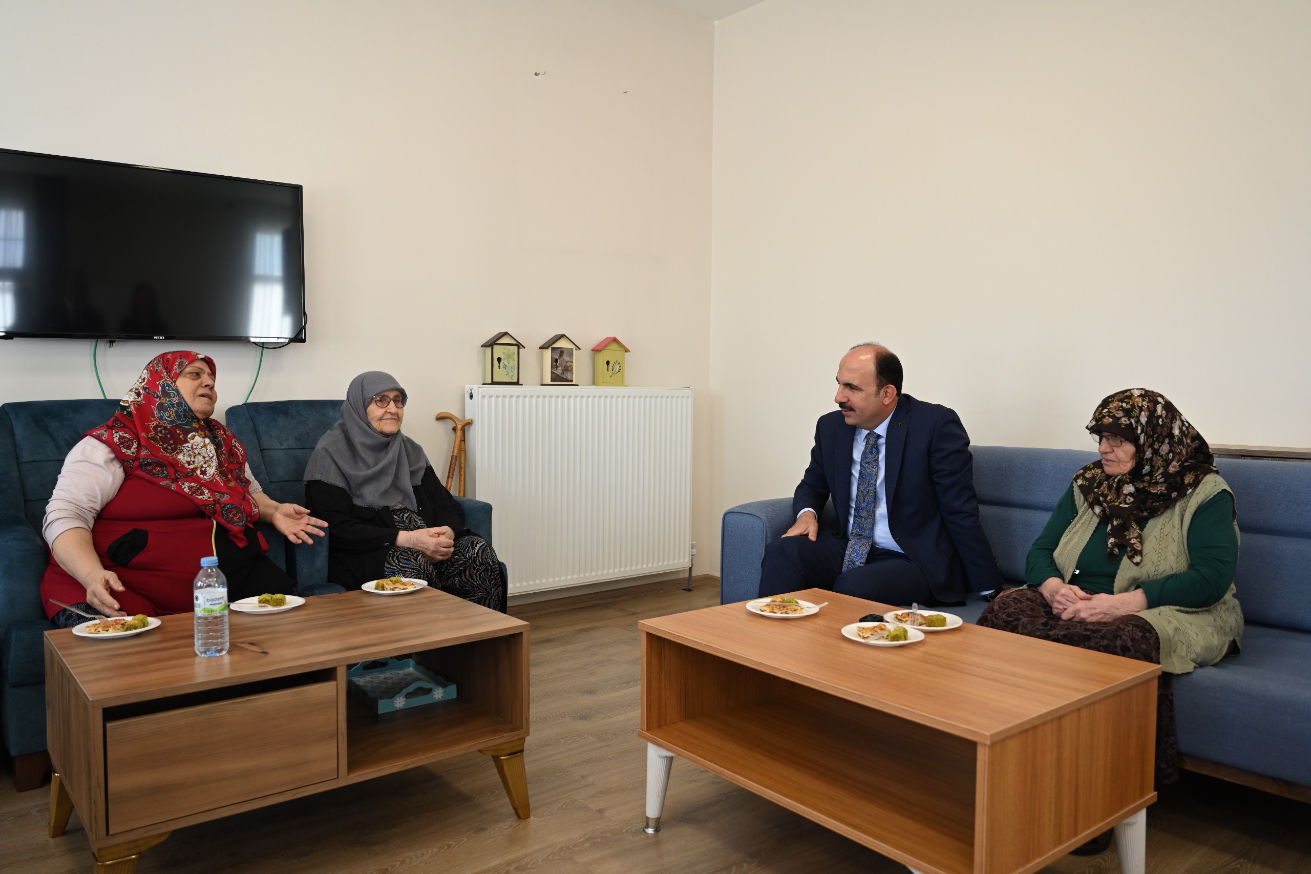 BAŞKAN ALTAY SAMİMİ DAVETİ KARŞILIKSIZ BIRAKMADI