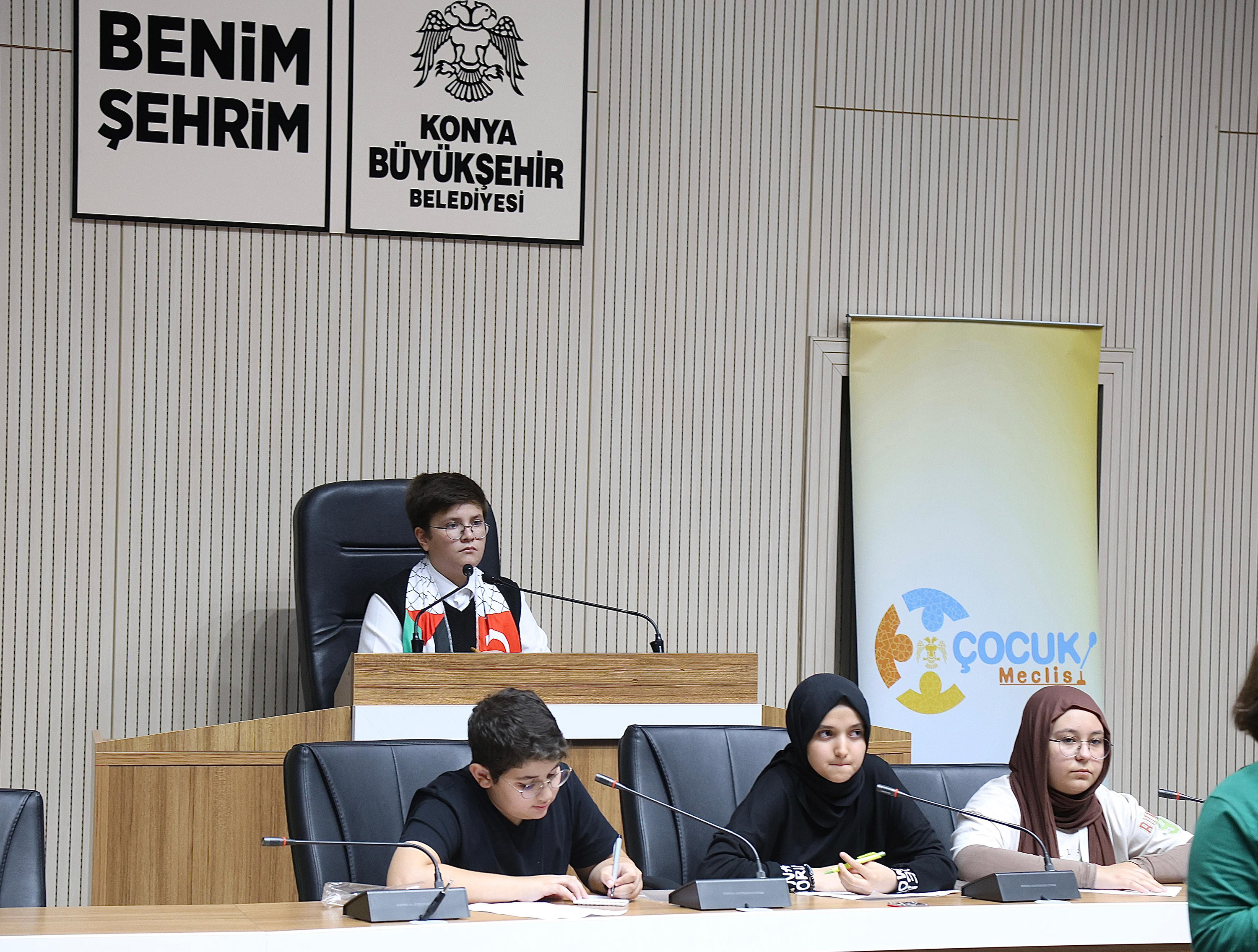 KONYA BÜYÜKŞEHİR BELEDİYESİ ÇOCUK MECLİSİ BU DÖNEMİN İLK TOPLANTISINI YAPTI