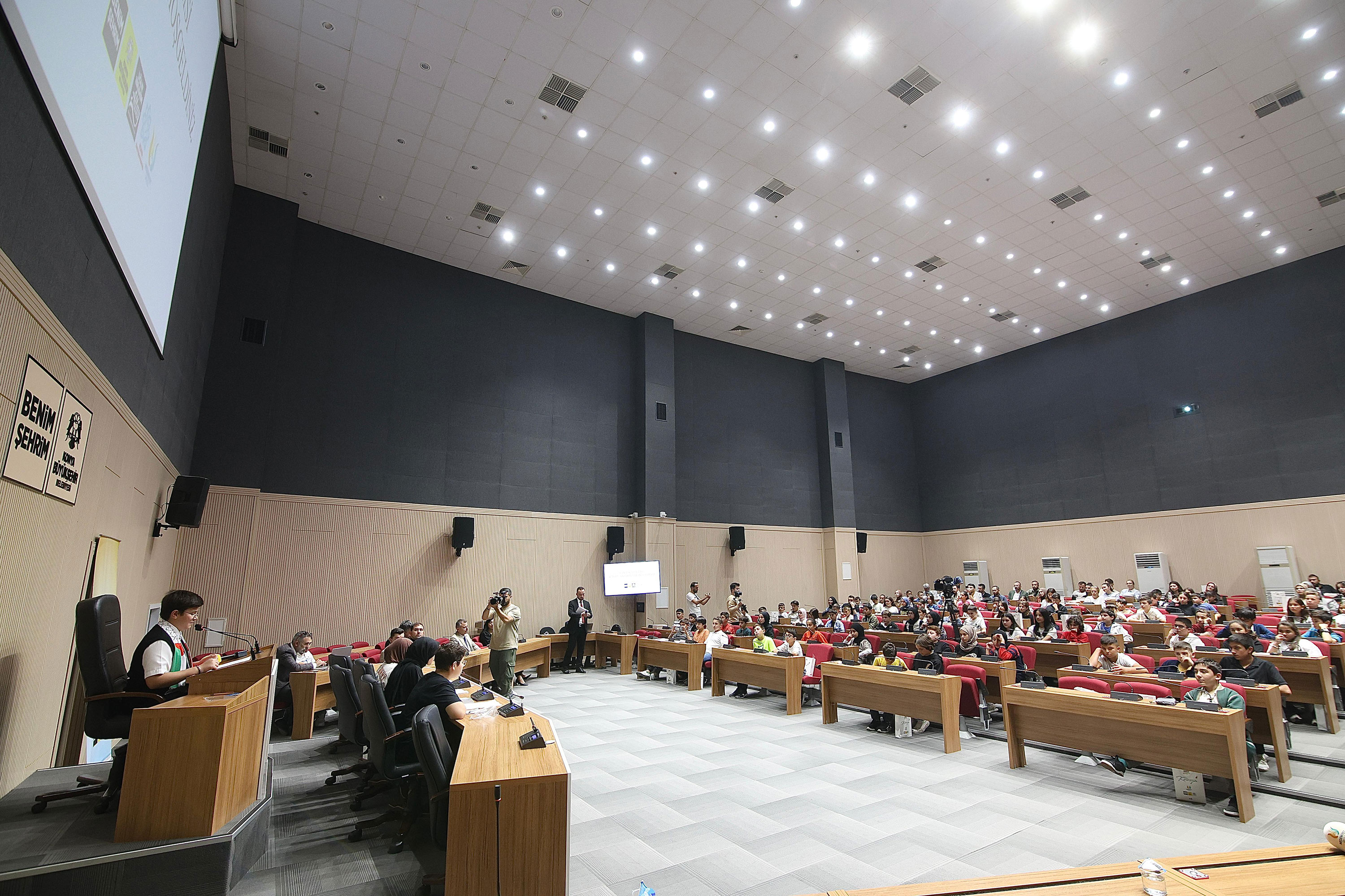 KONYA BÜYÜKŞEHİR BELEDİYESİ ÇOCUK MECLİSİ BU DÖNEMİN İLK TOPLANTISINI YAPTI