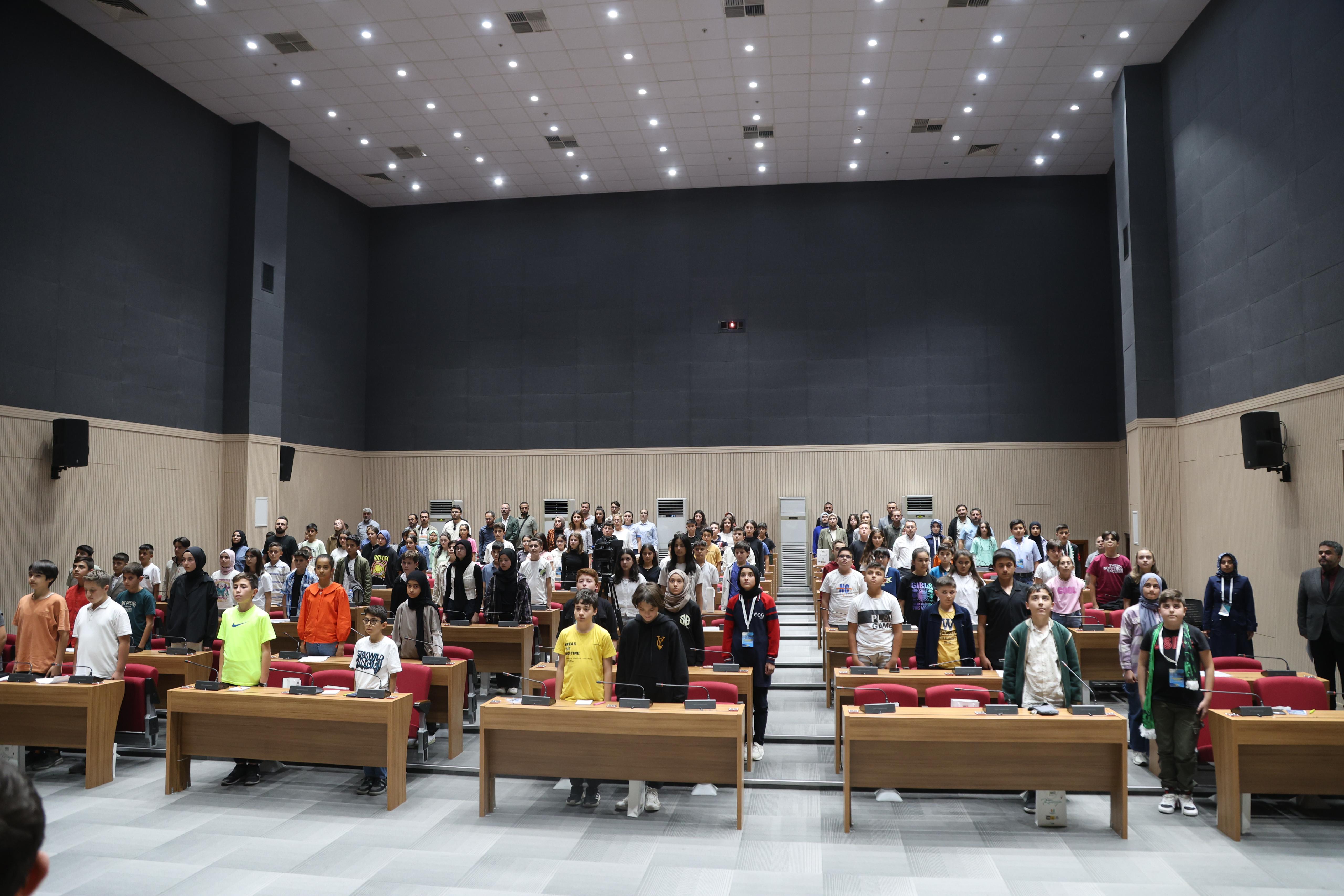 KONYA BÜYÜKŞEHİR BELEDİYESİ ÇOCUK MECLİSİ BU DÖNEMİN İLK TOPLANTISINI YAPTI
