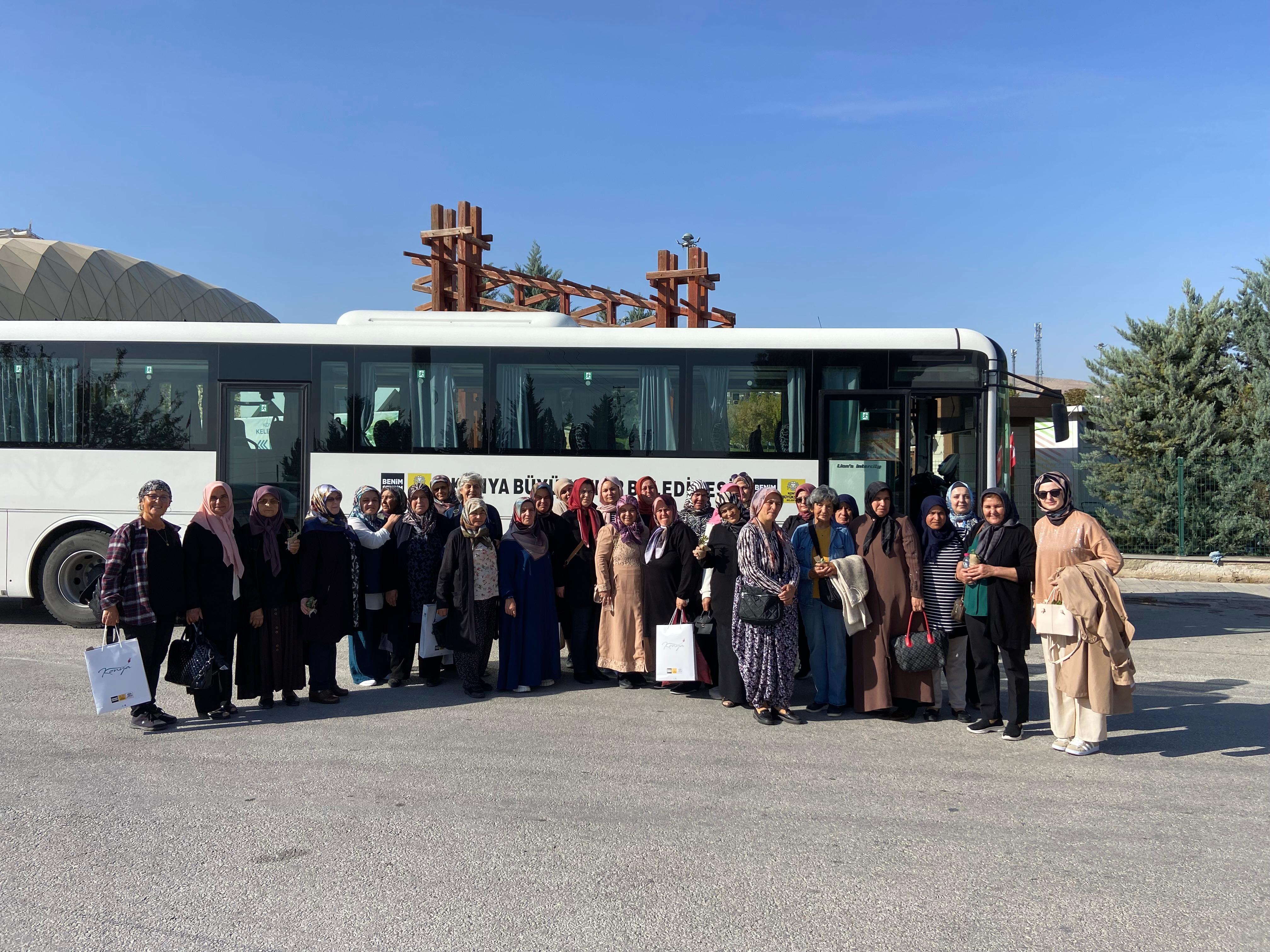 KONYA BÜYÜKŞEHİR “DÜNYA KADIN ÇİFTÇİLER GÜNÜ”NDE KADIN ÇİFTÇİLERİ BULUŞTURDU